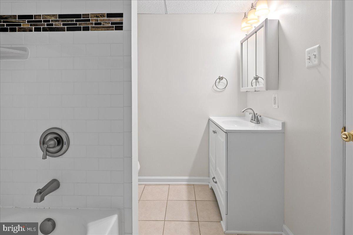 YACHT HAVEN ESTATES - Residential