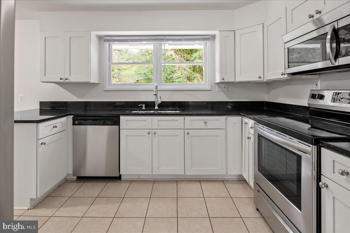 YACHT HAVEN ESTATES - Residential