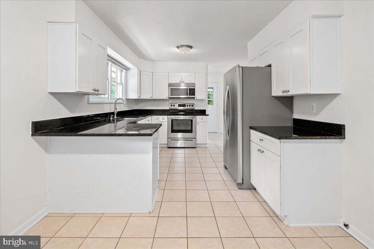 YACHT HAVEN ESTATES - Residential