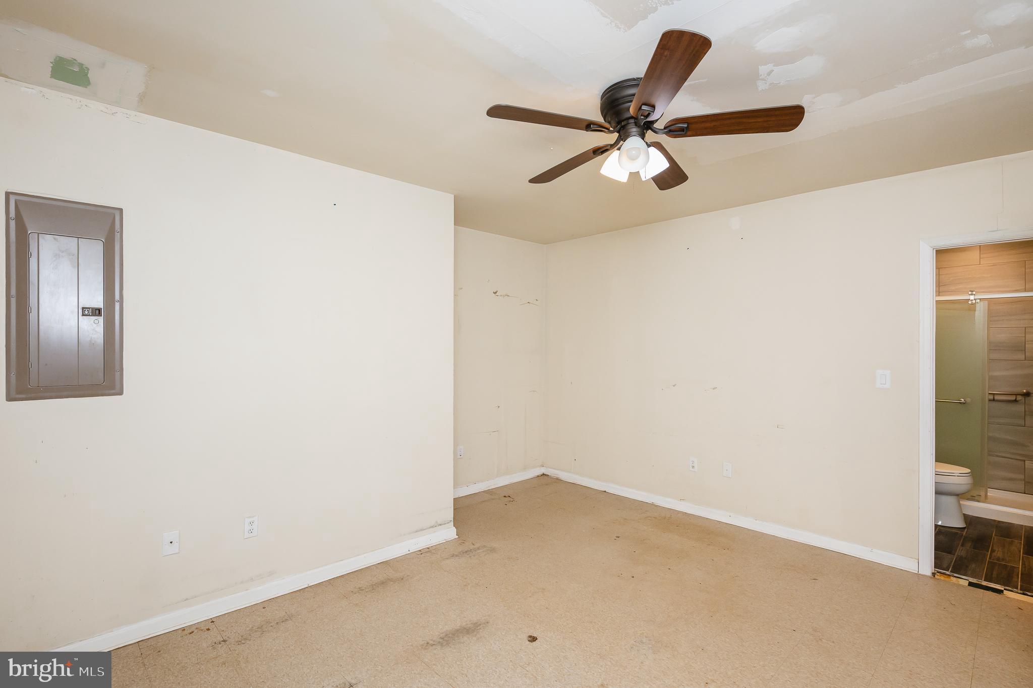 CONSTANT BRANCH - Residential