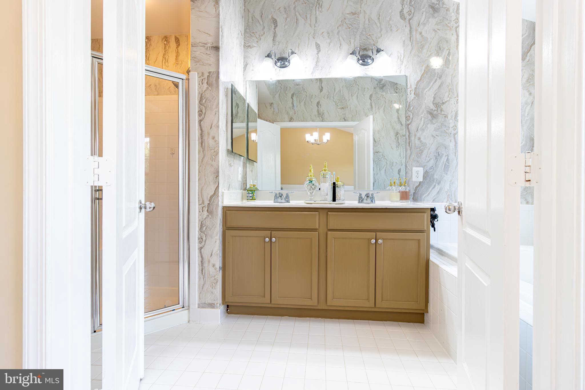 RIVER OAKS - Residential Lease