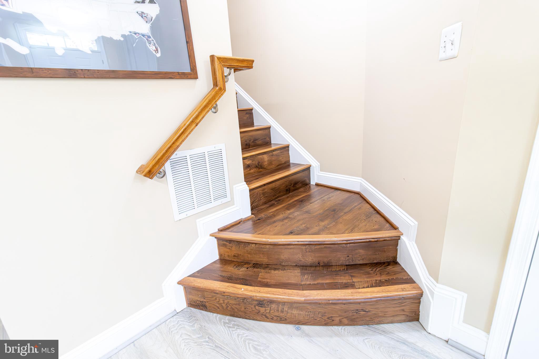 RIVER OAKS - Residential Lease