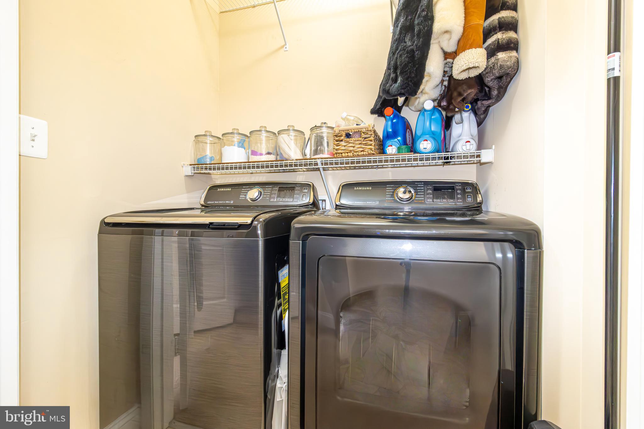 RIVER OAKS - Residential Lease