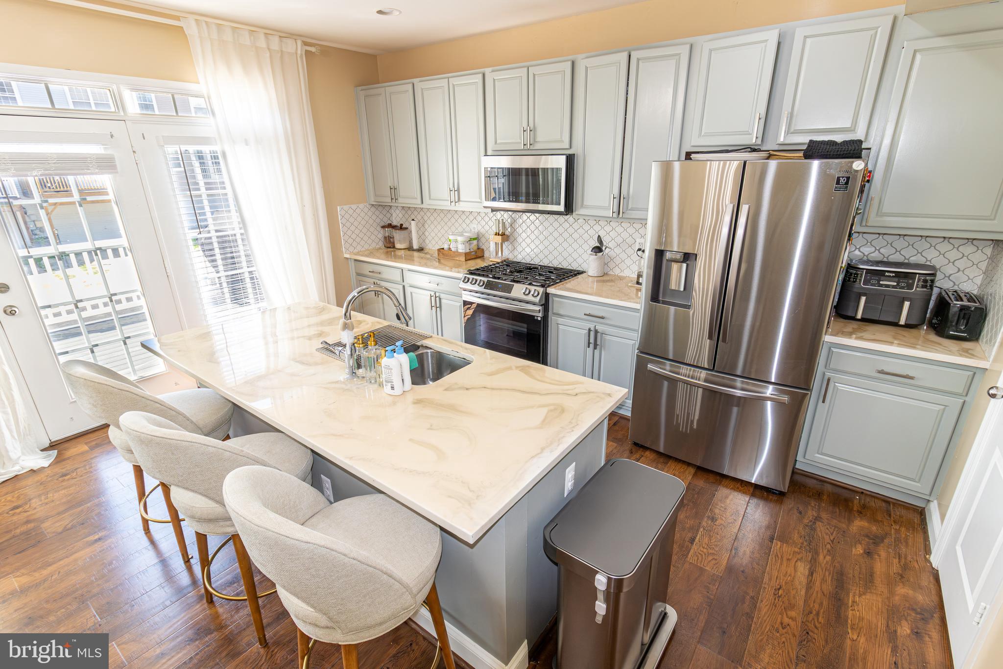 RIVER OAKS - Residential Lease