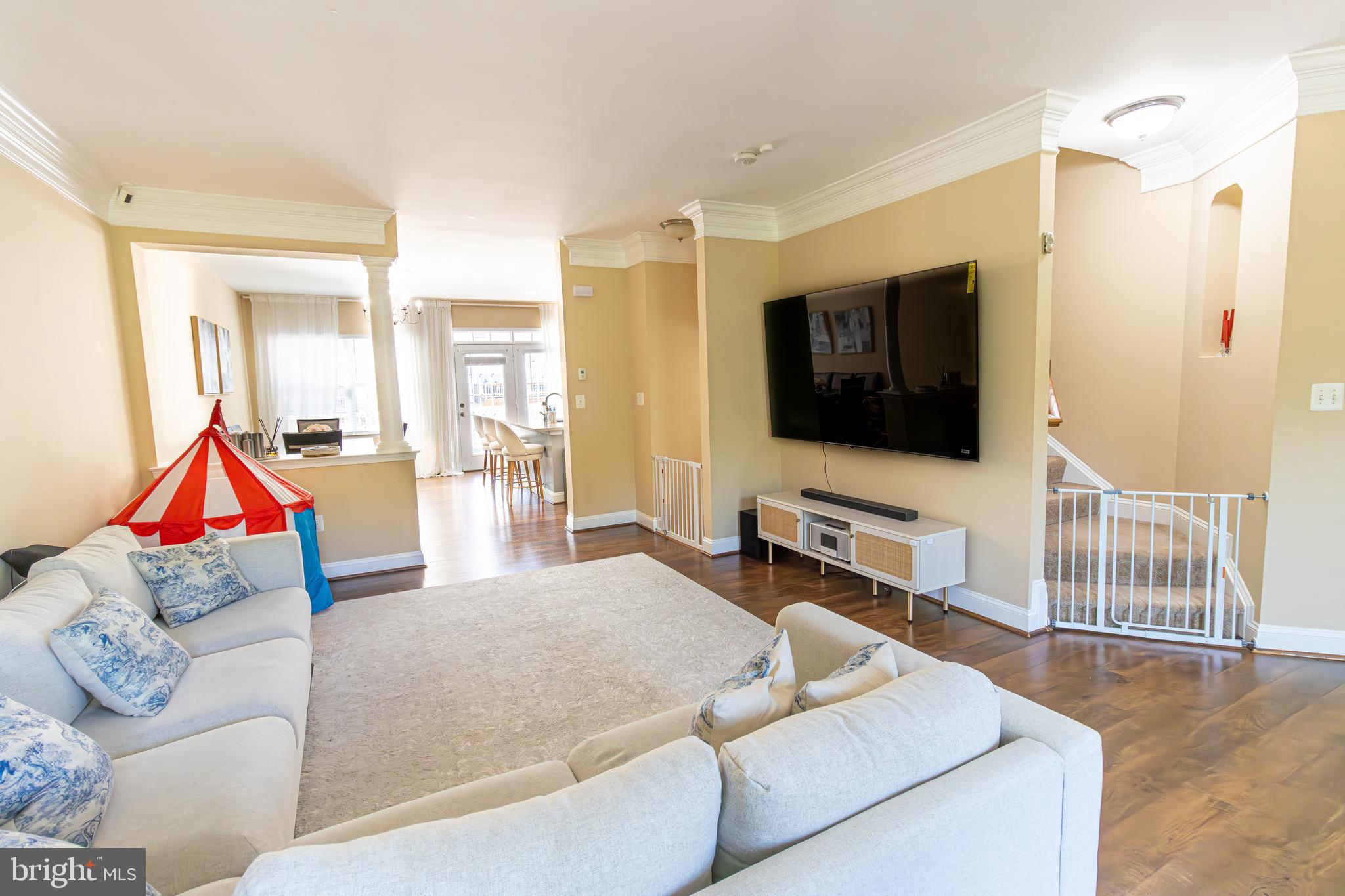 RIVER OAKS - Residential Lease