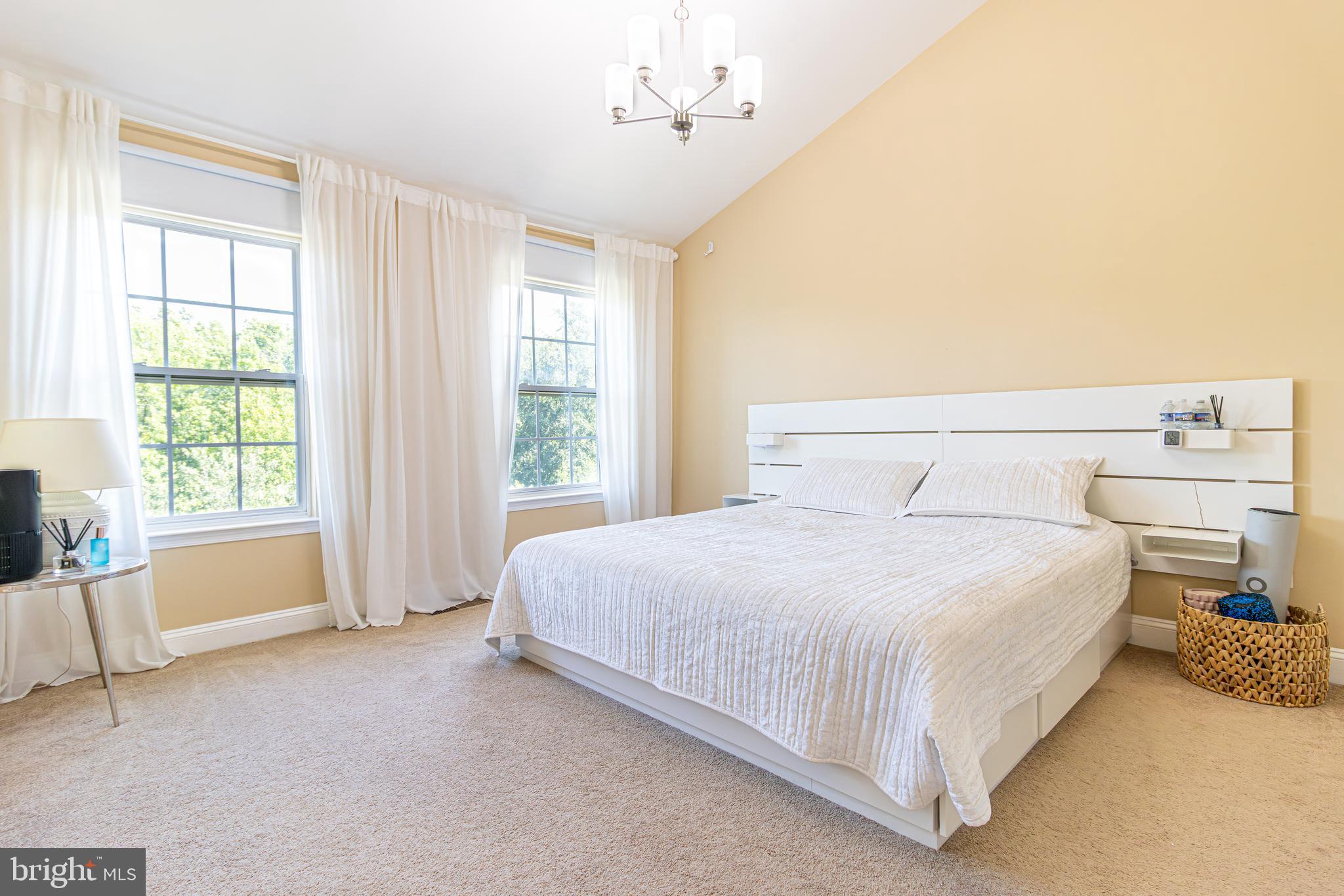 RIVER OAKS - Residential Lease