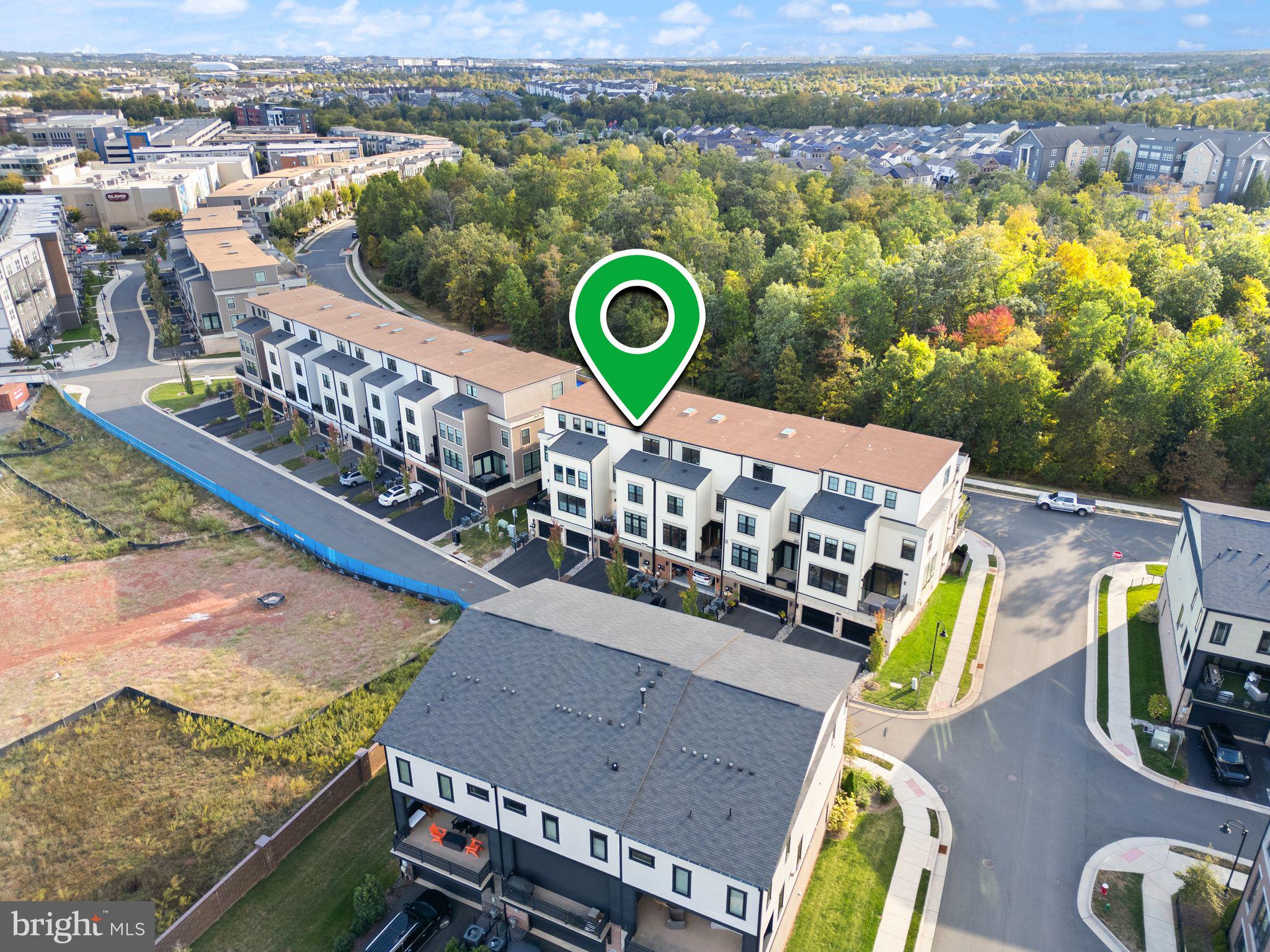 ONE LOUDOUN - Residential