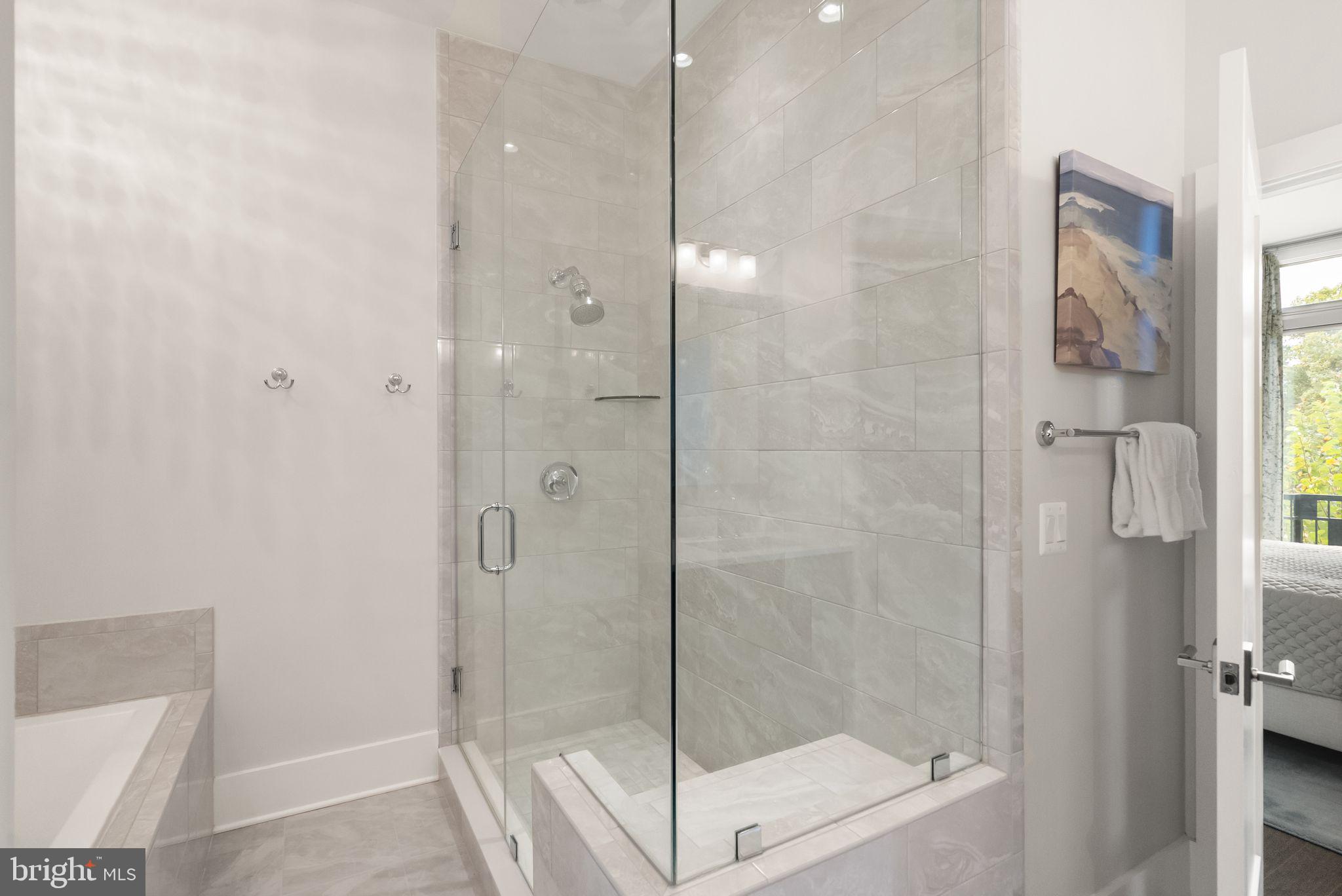 ONE LOUDOUN - Residential