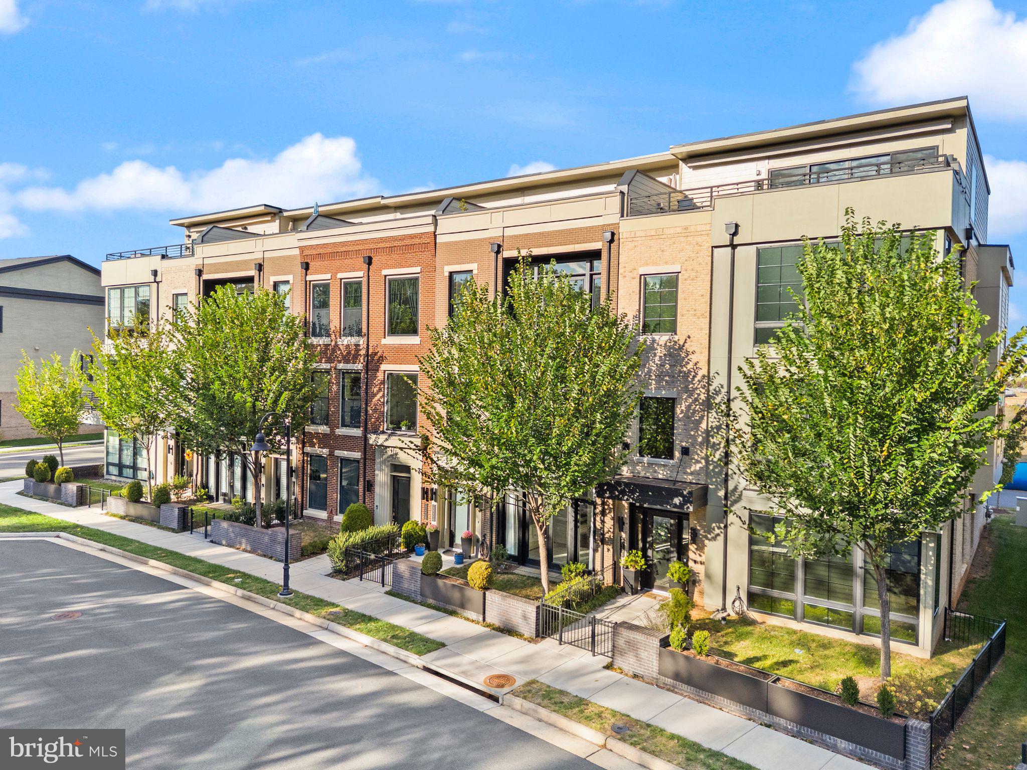 ONE LOUDOUN - Residential