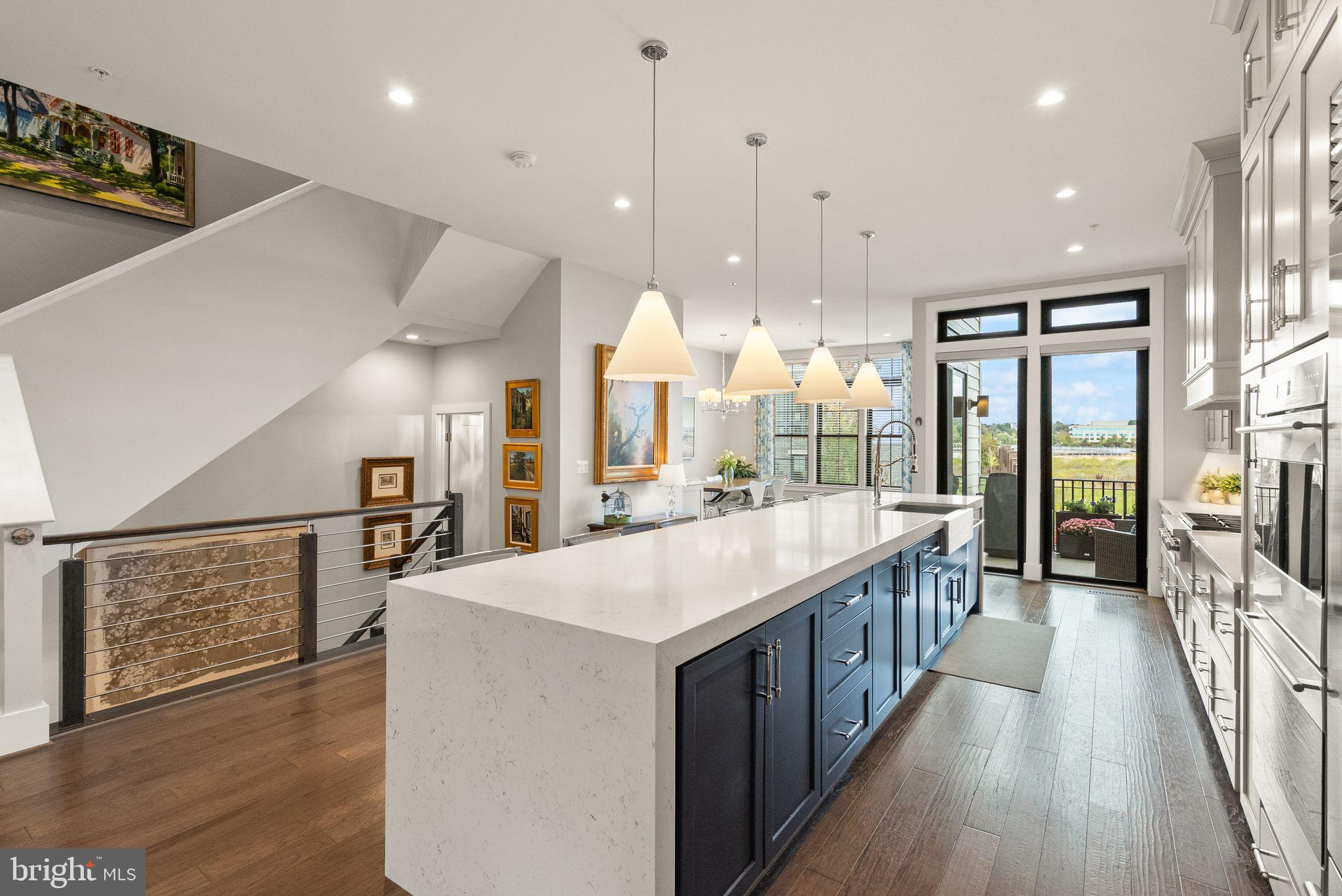 ONE LOUDOUN - Residential