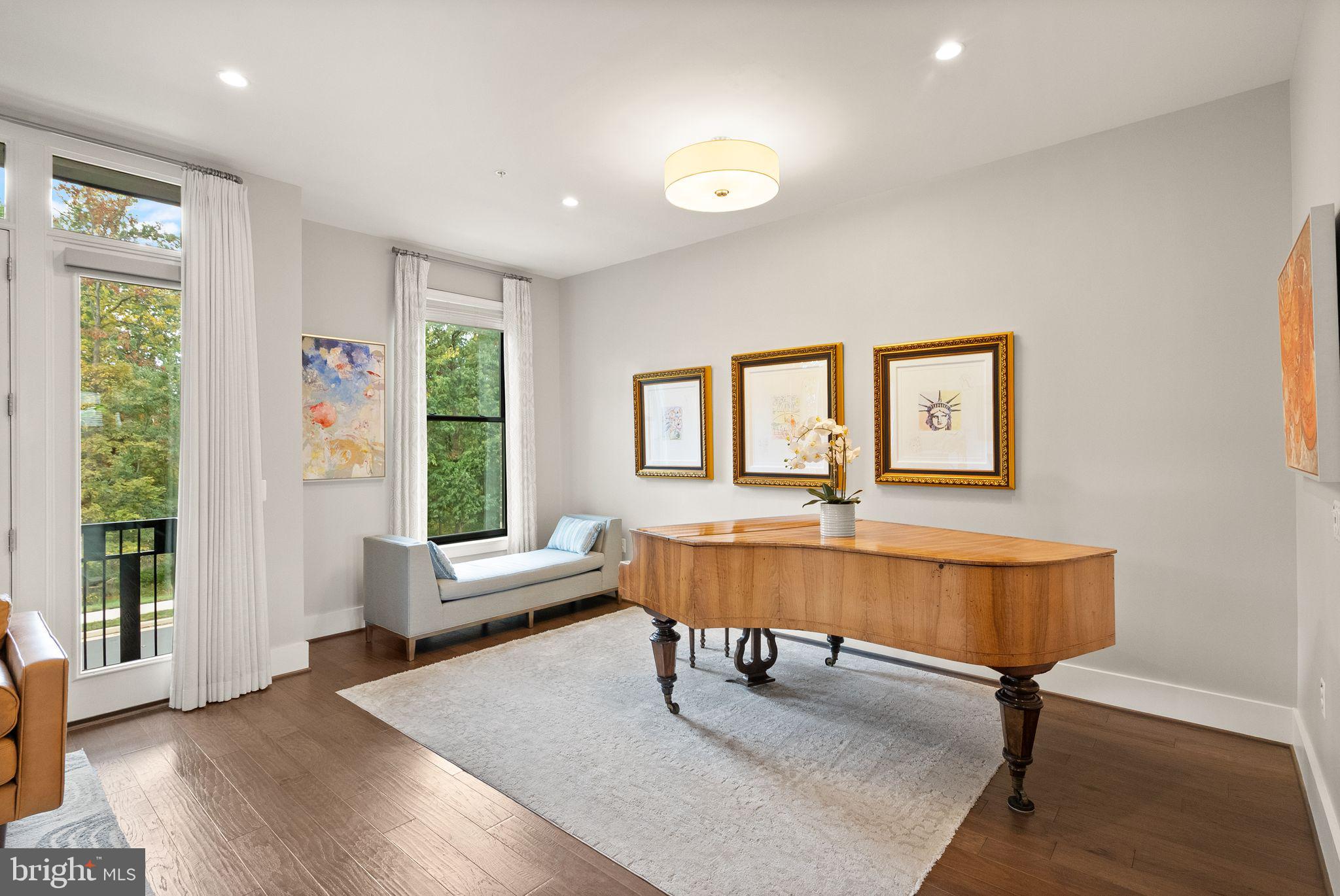 ONE LOUDOUN - Residential