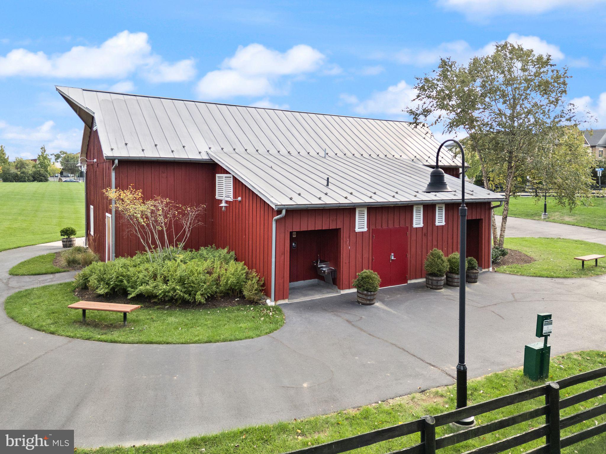 ONE LOUDOUN - Residential