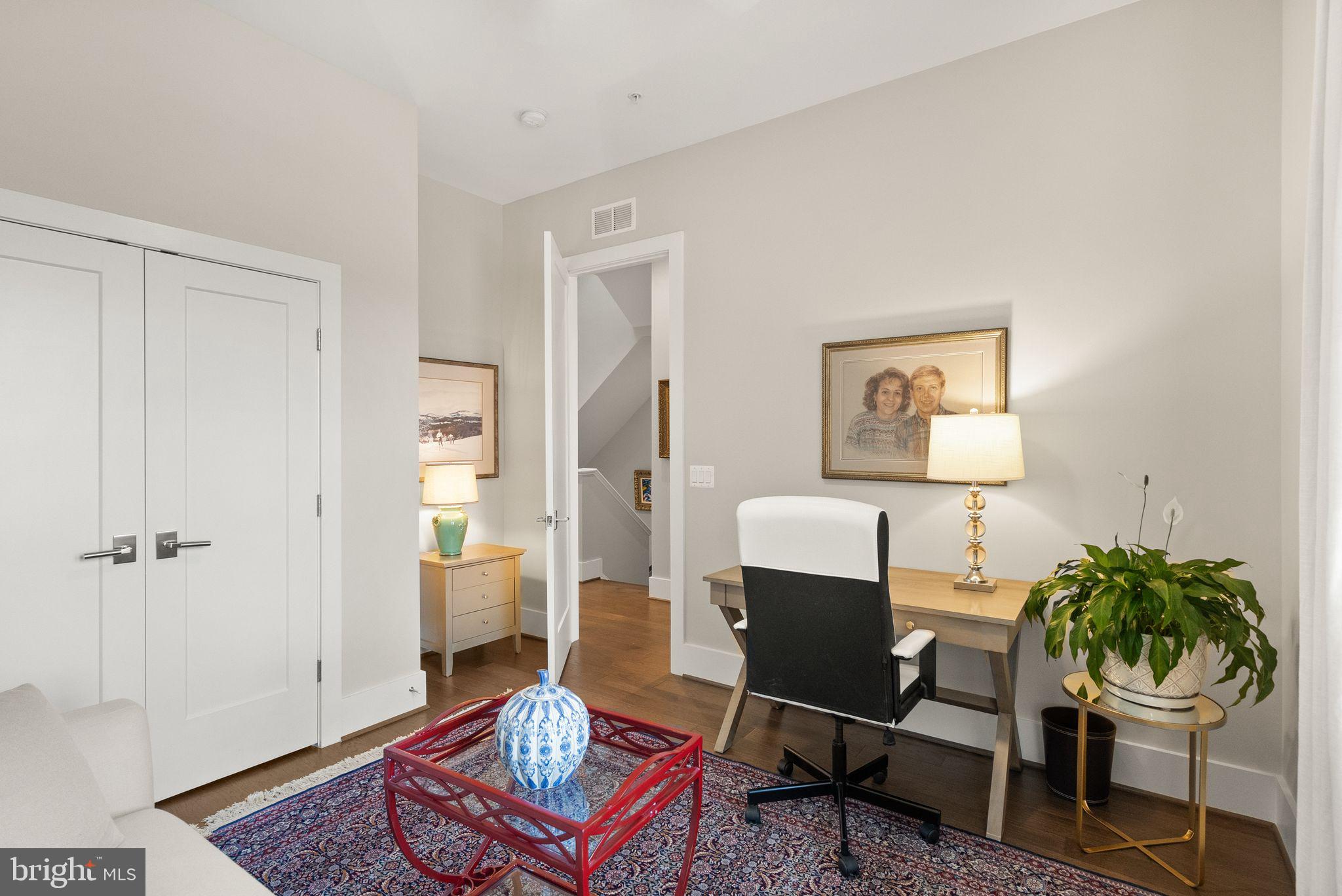 ONE LOUDOUN - Residential