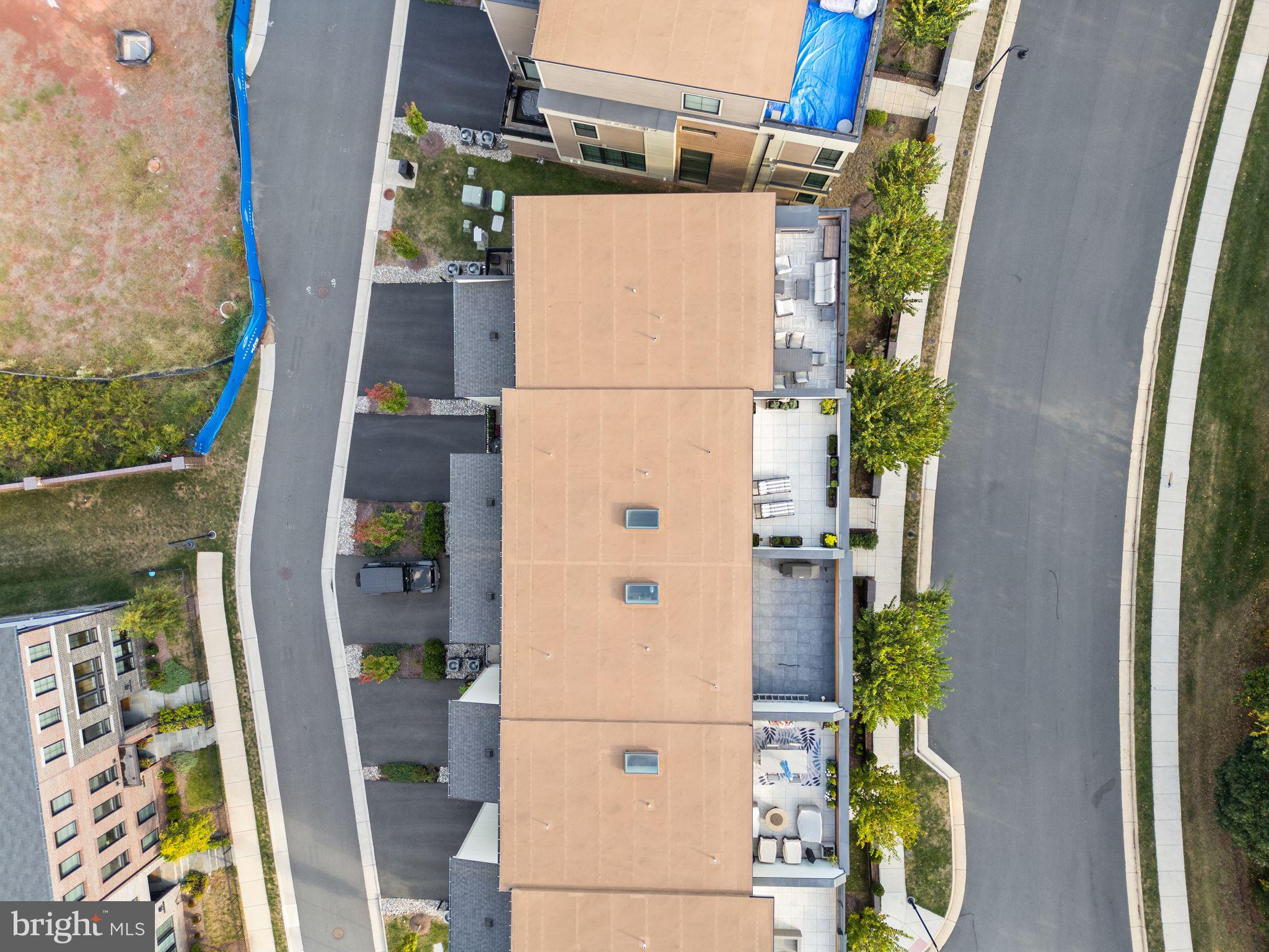 ONE LOUDOUN - Residential