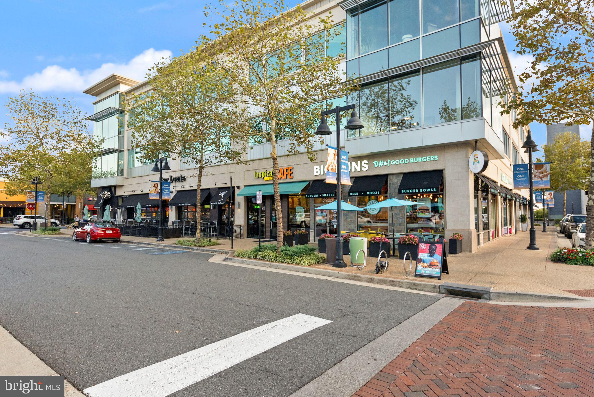 ONE LOUDOUN - Residential