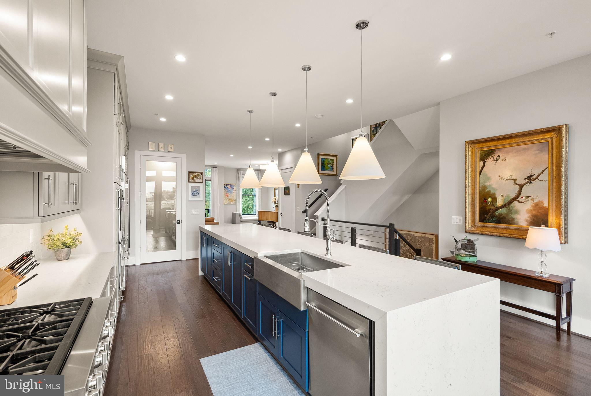 ONE LOUDOUN - Residential