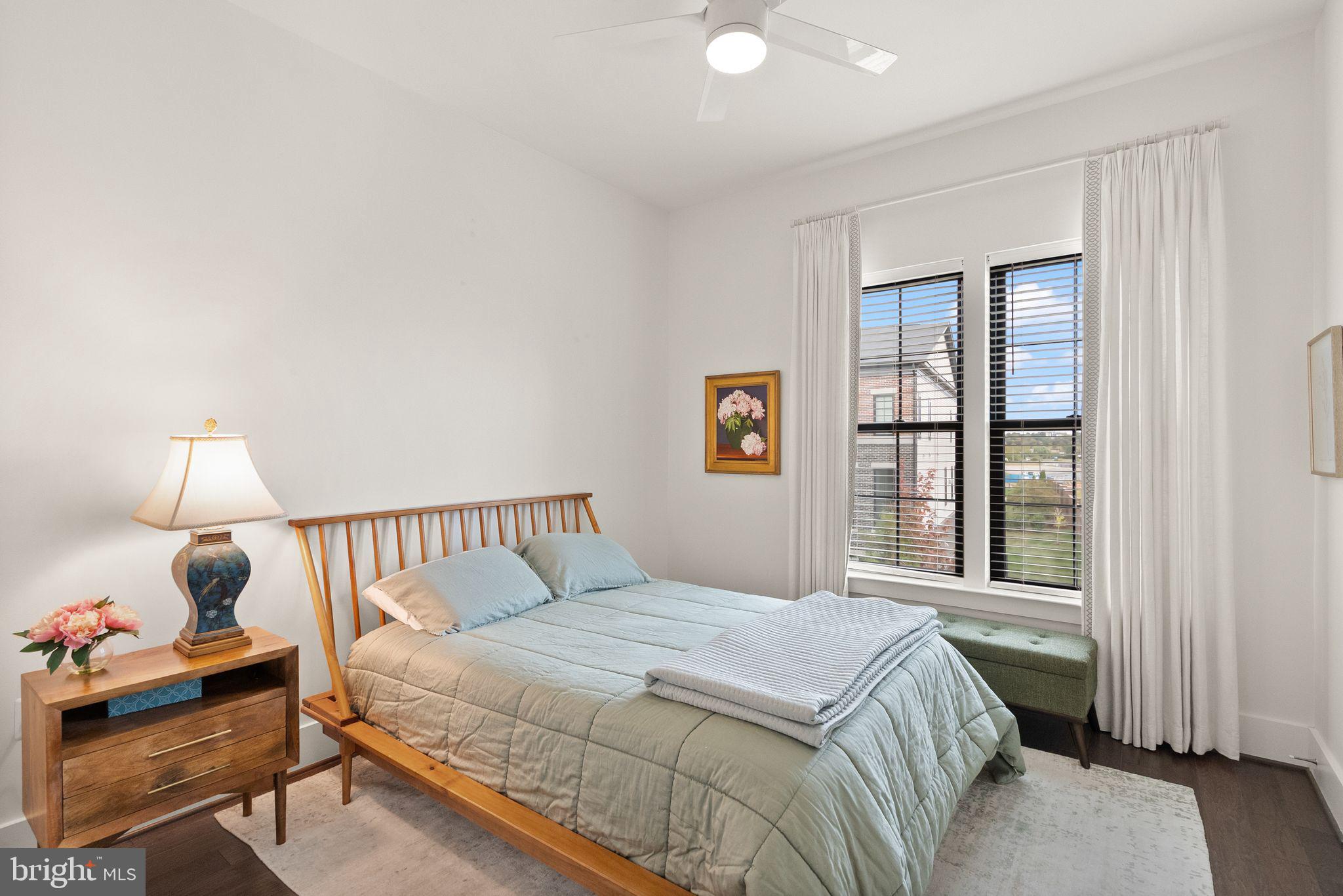 ONE LOUDOUN - Residential