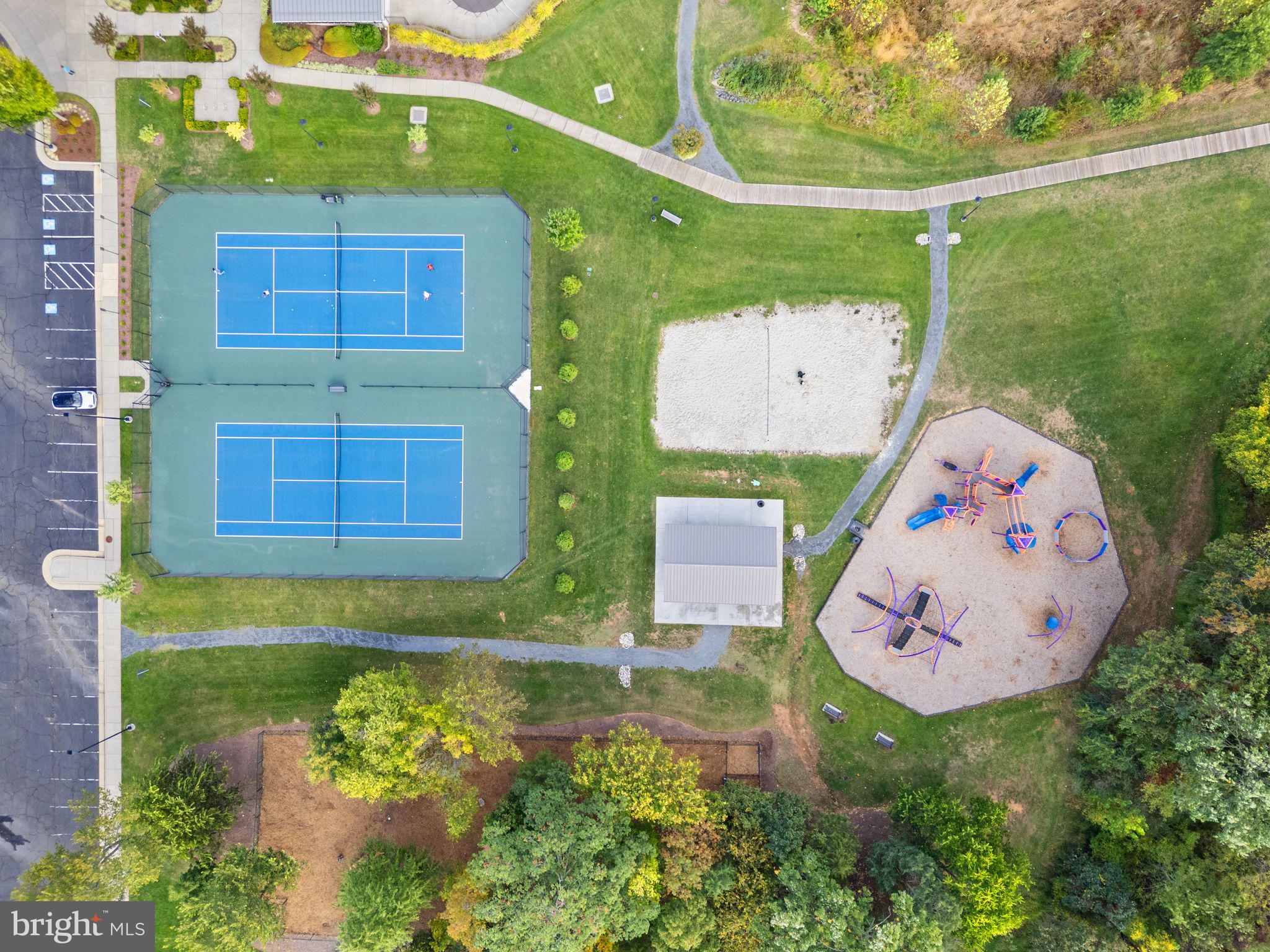 ONE LOUDOUN - Residential