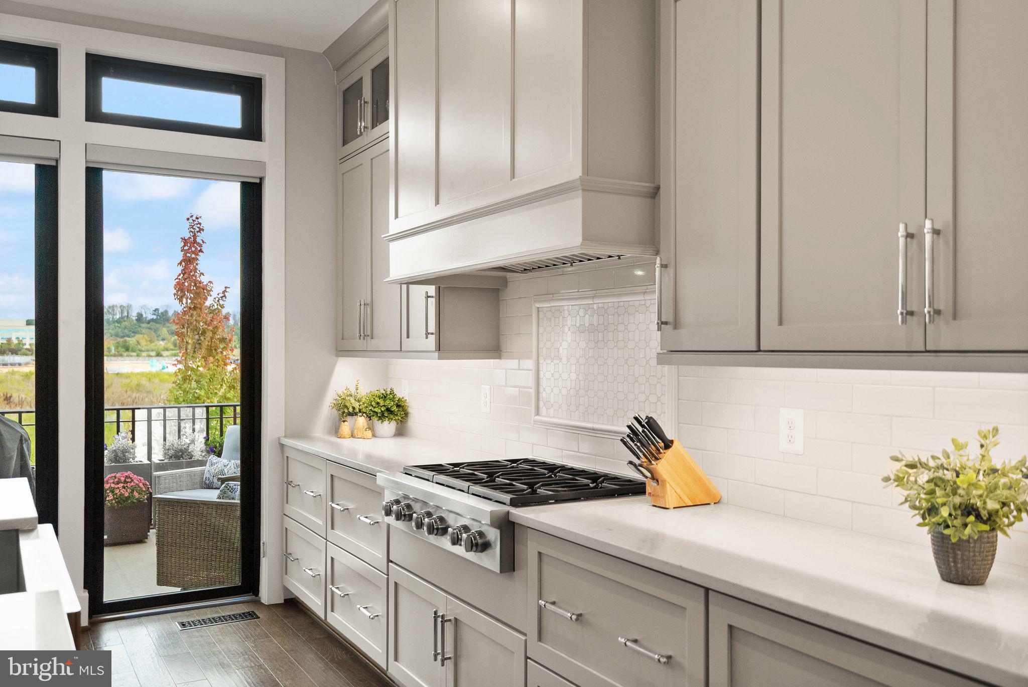 ONE LOUDOUN - Residential