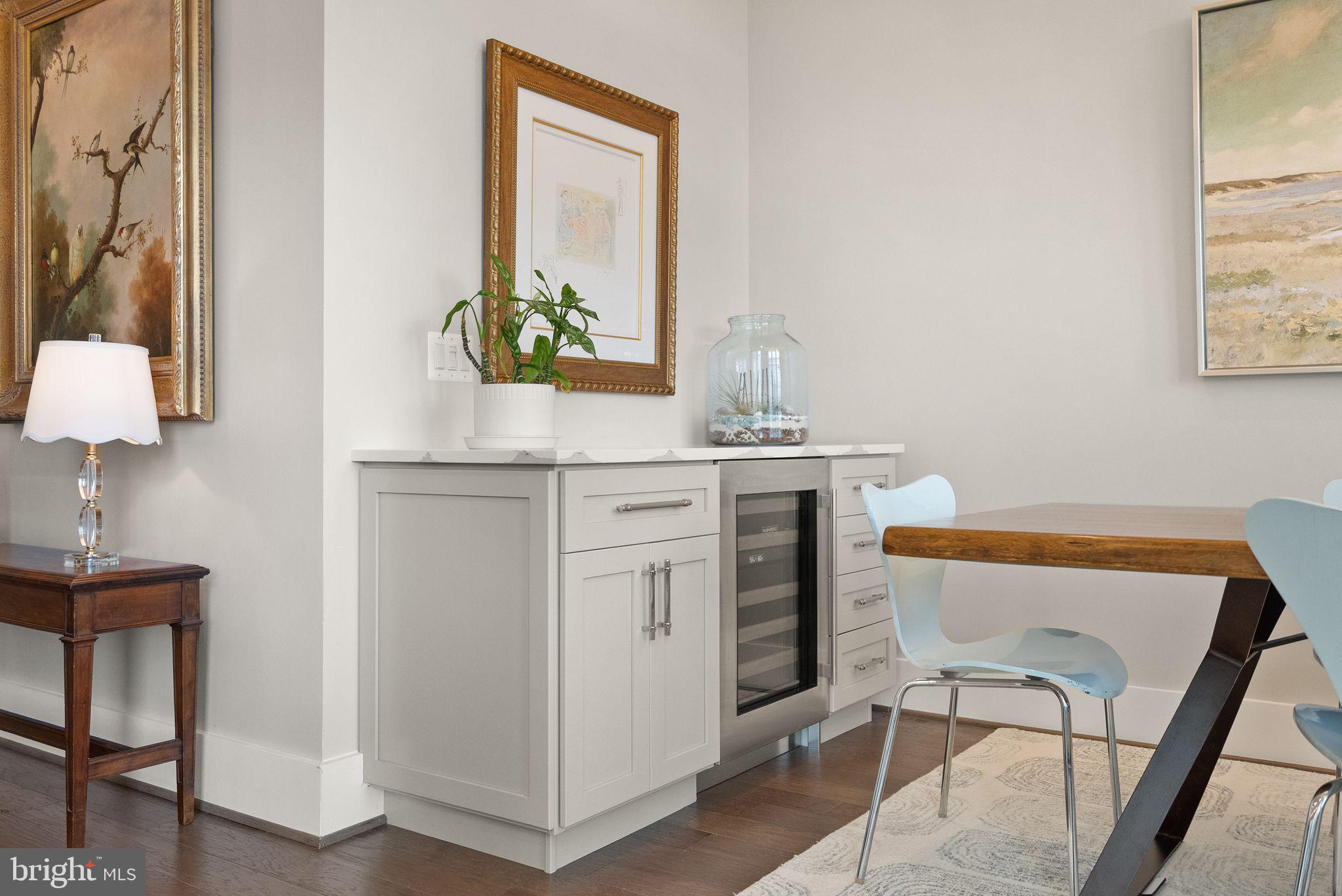 ONE LOUDOUN - Residential