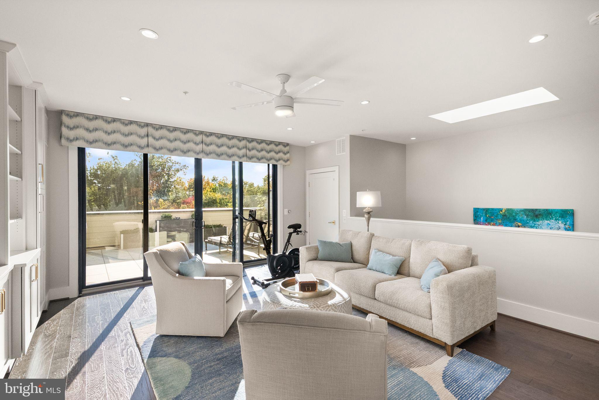 ONE LOUDOUN - Residential