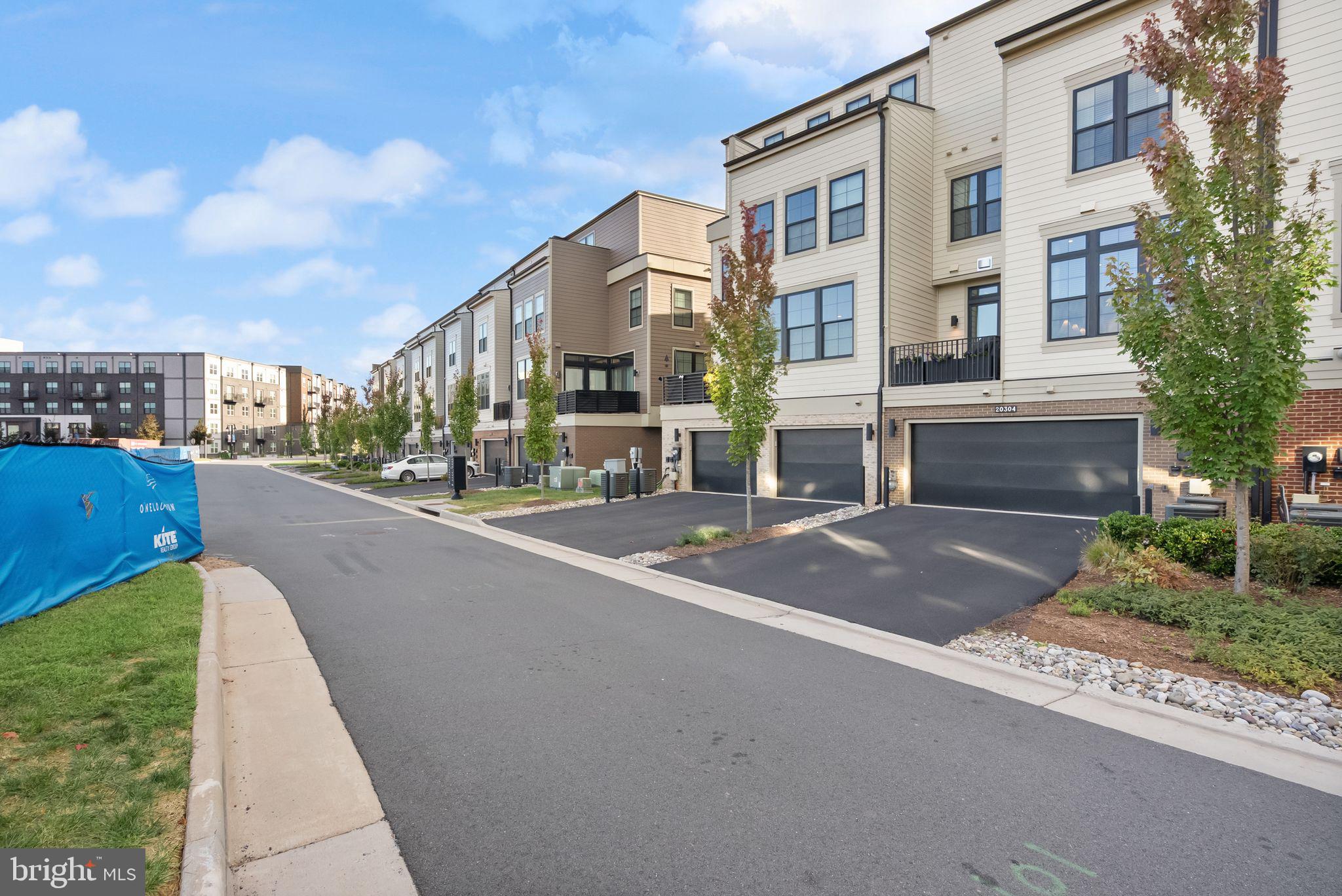 ONE LOUDOUN - Residential