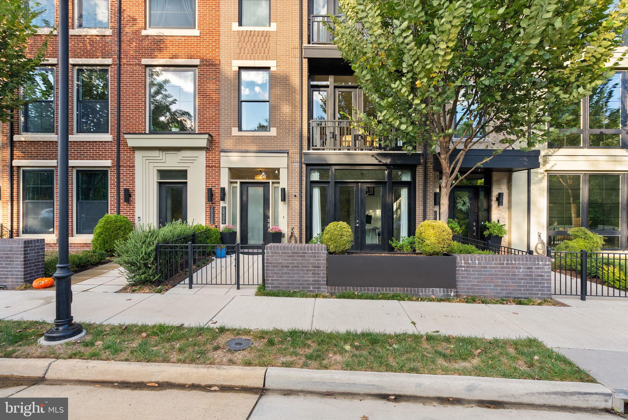 ONE LOUDOUN - Residential