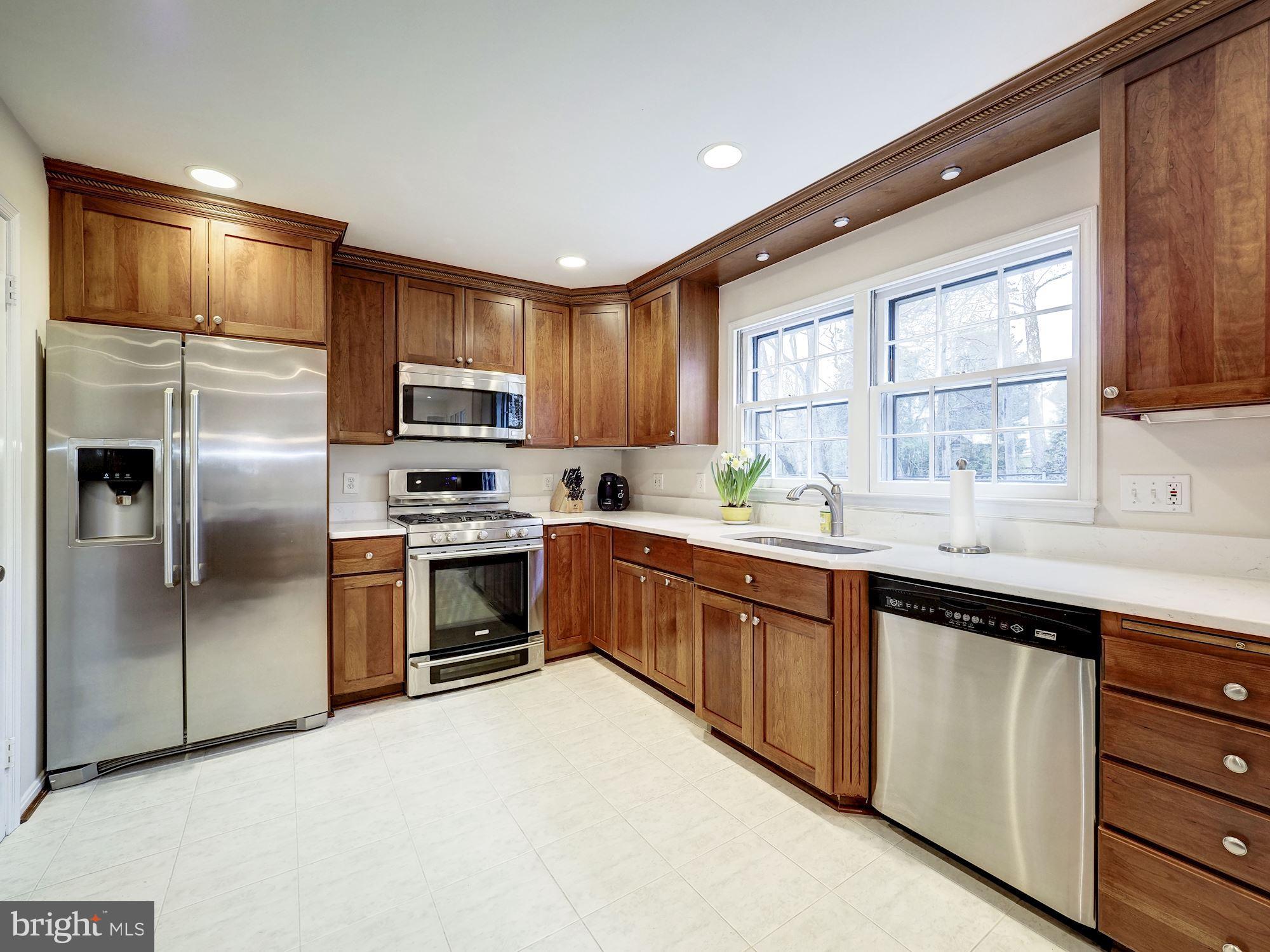 POTOMAC VILLAGE - Residential