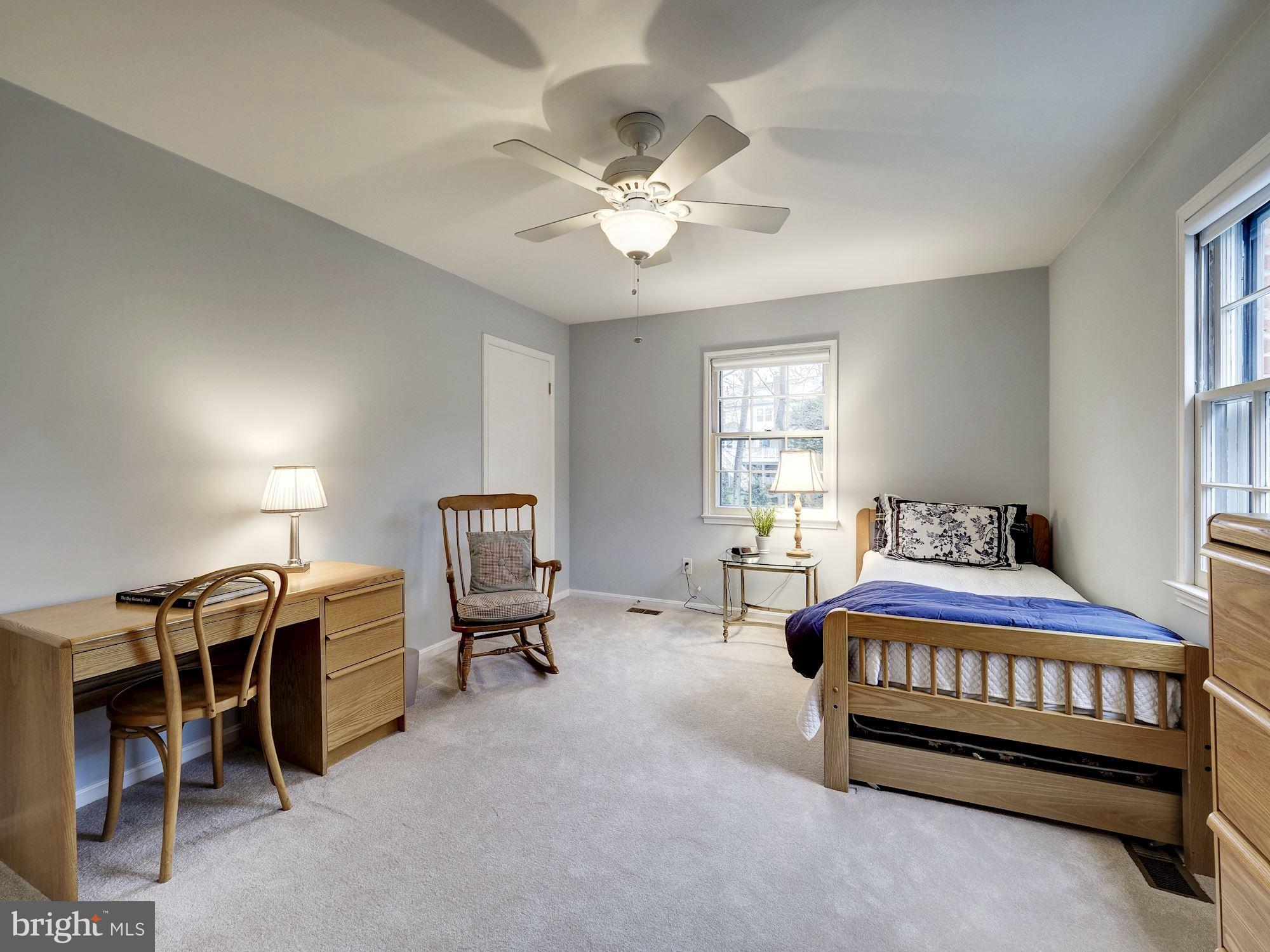 POTOMAC VILLAGE - Residential