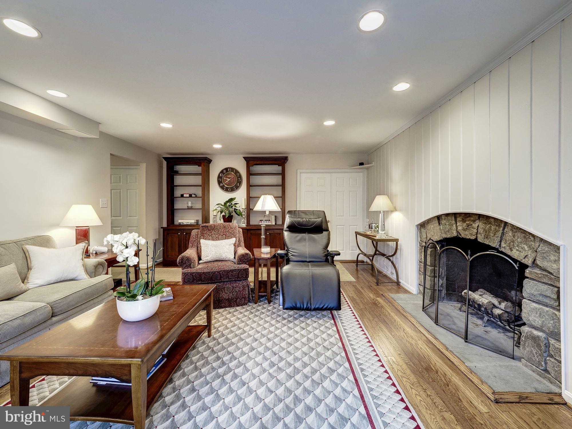 POTOMAC VILLAGE - Residential