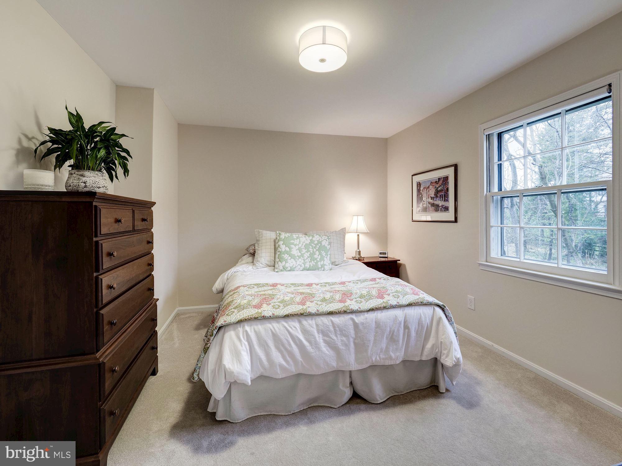 POTOMAC VILLAGE - Residential