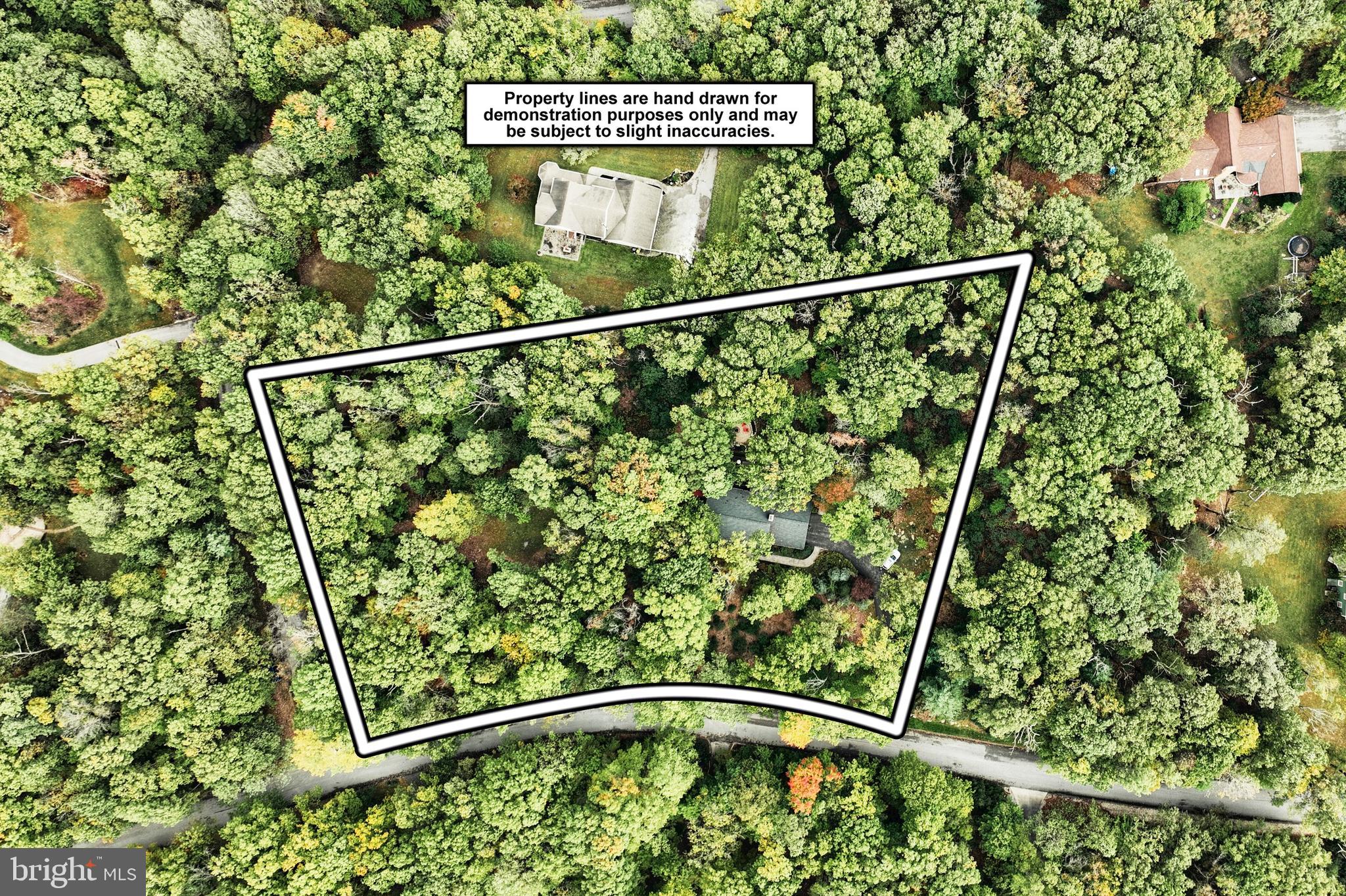 811 LAUREL WOODS LANE