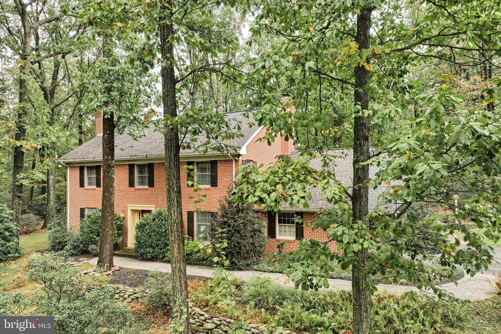 Photo of 811 Laurel Woods Lane, HANOVER, PA 17331 (MLS # PAYK2091696)