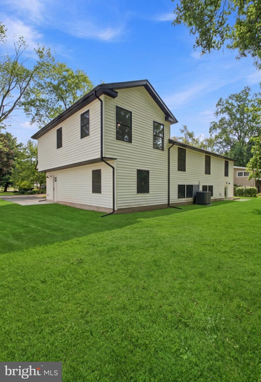 50 MANOR LANE