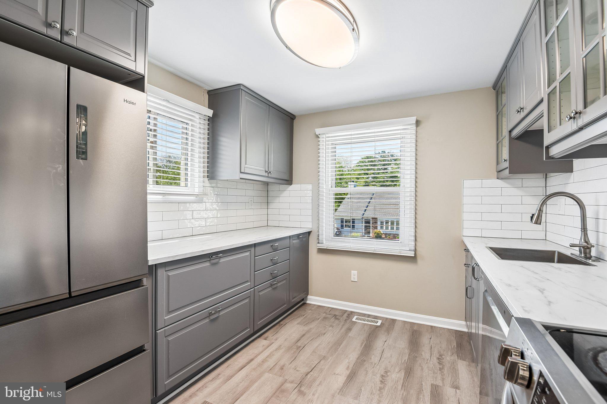 KINGS COURT - Residential