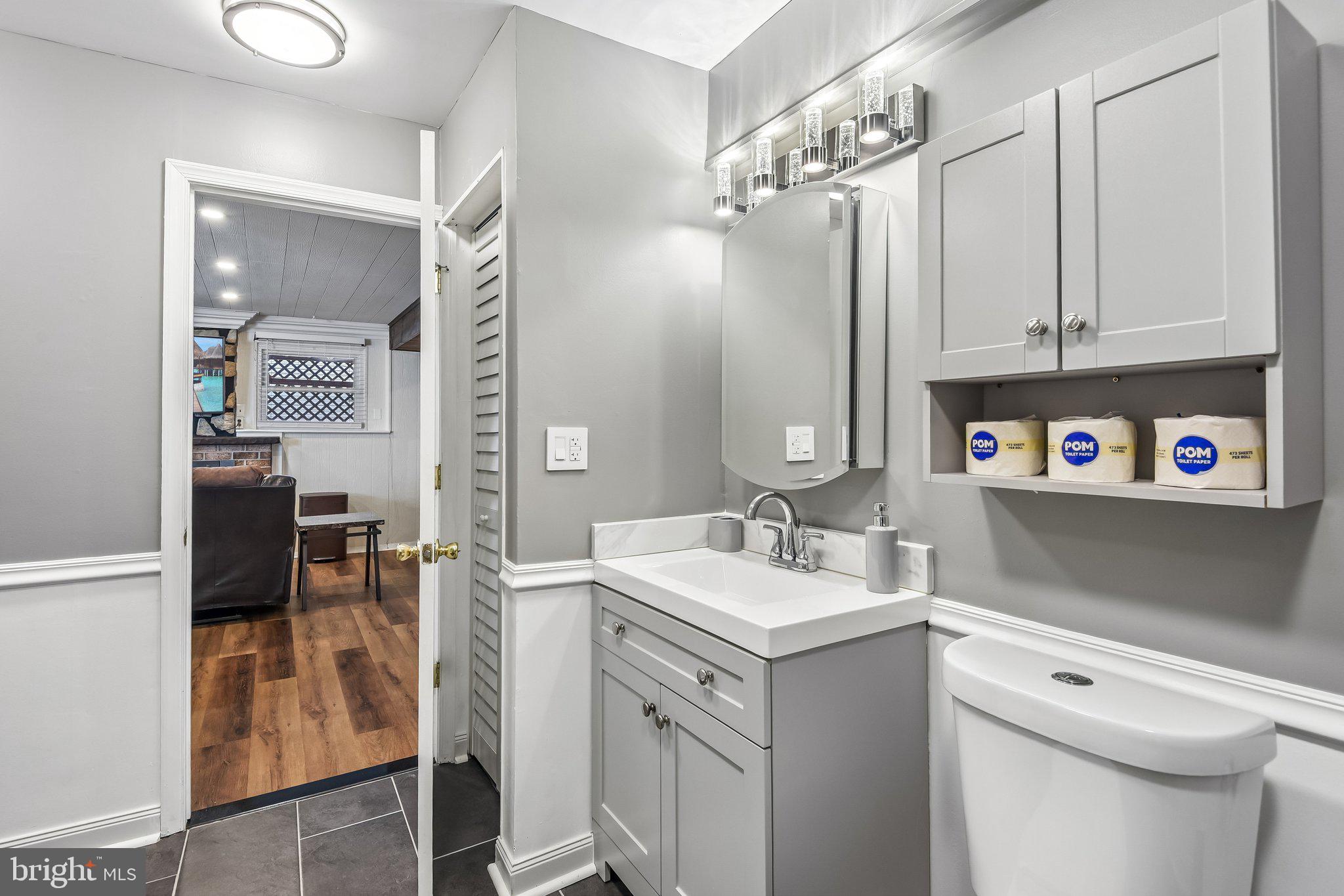KINGS COURT - Residential