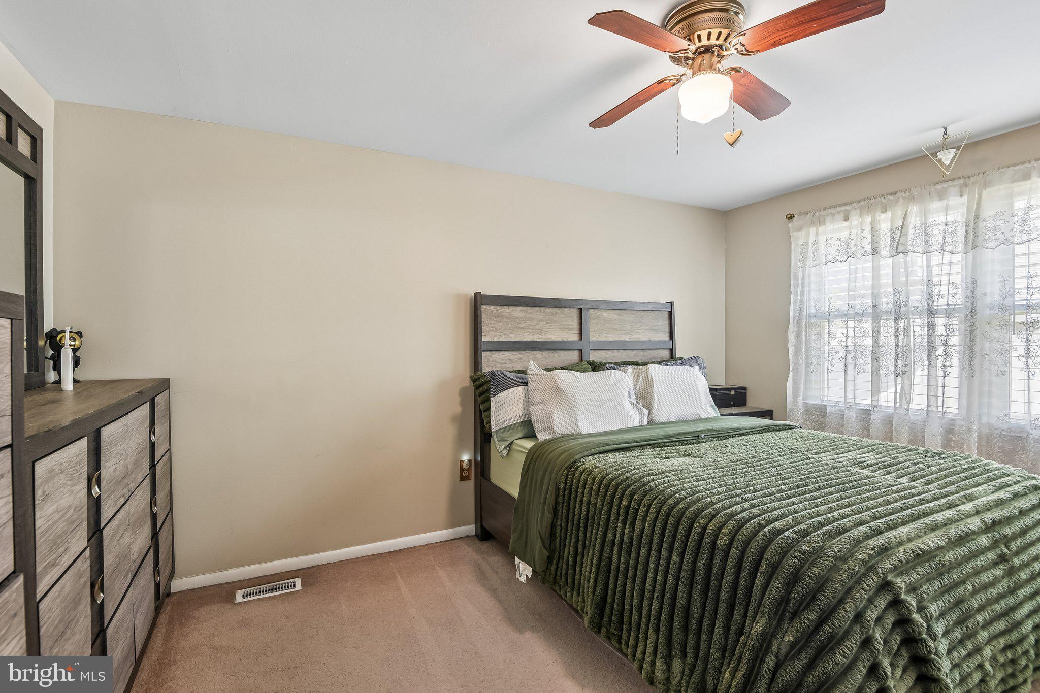 KINGS COURT - Residential