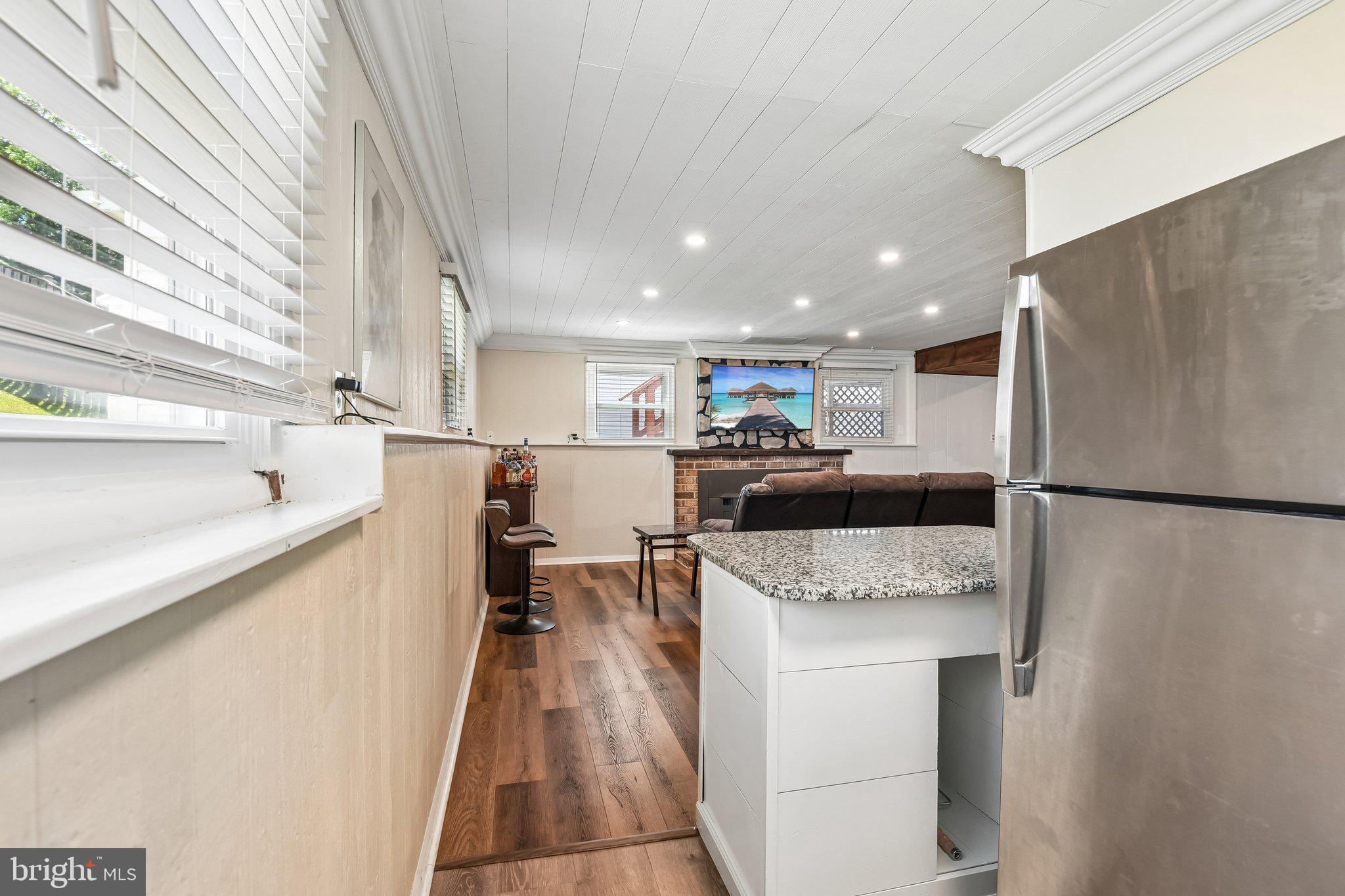 KINGS COURT - Residential