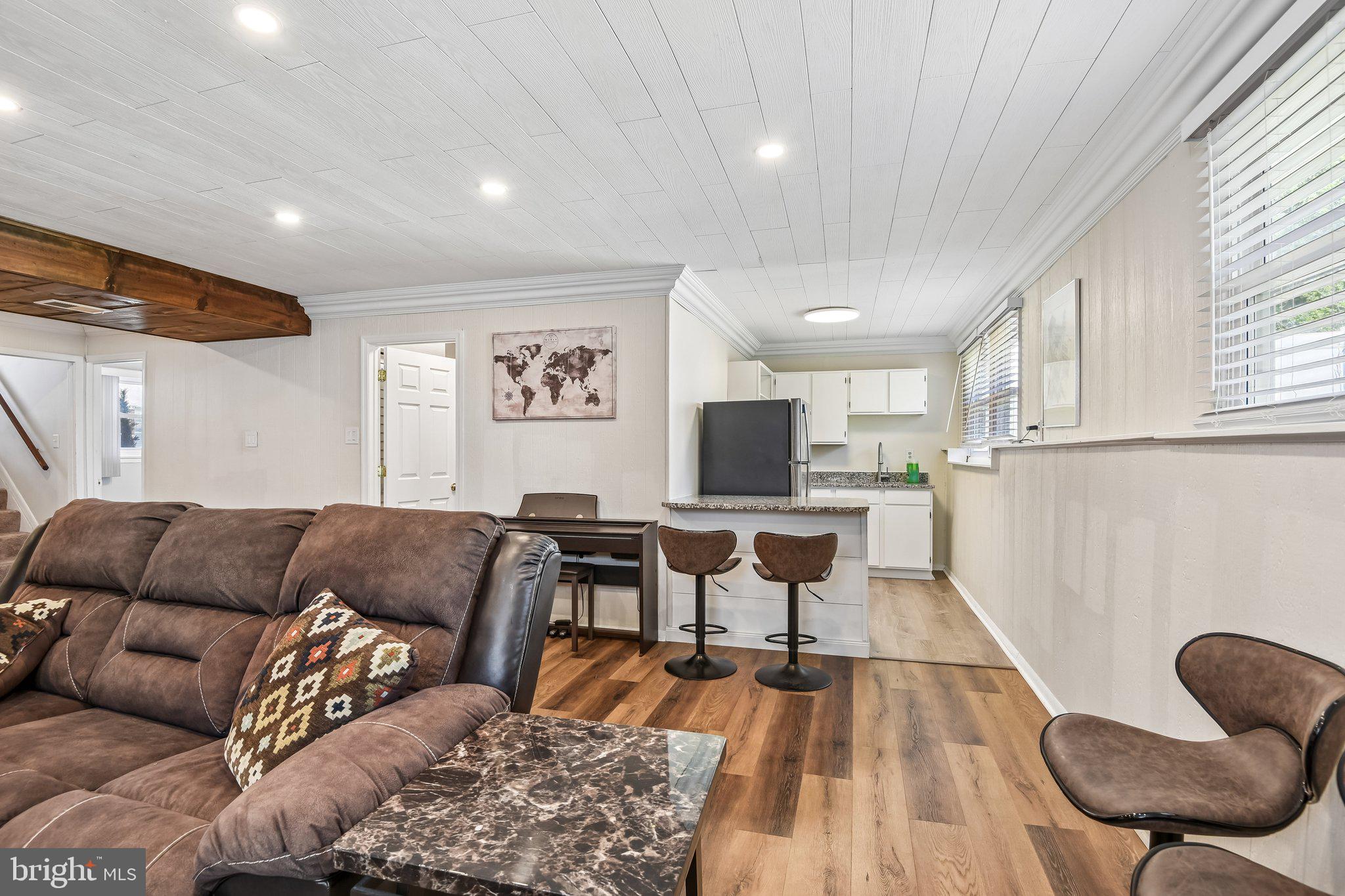 KINGS COURT - Residential