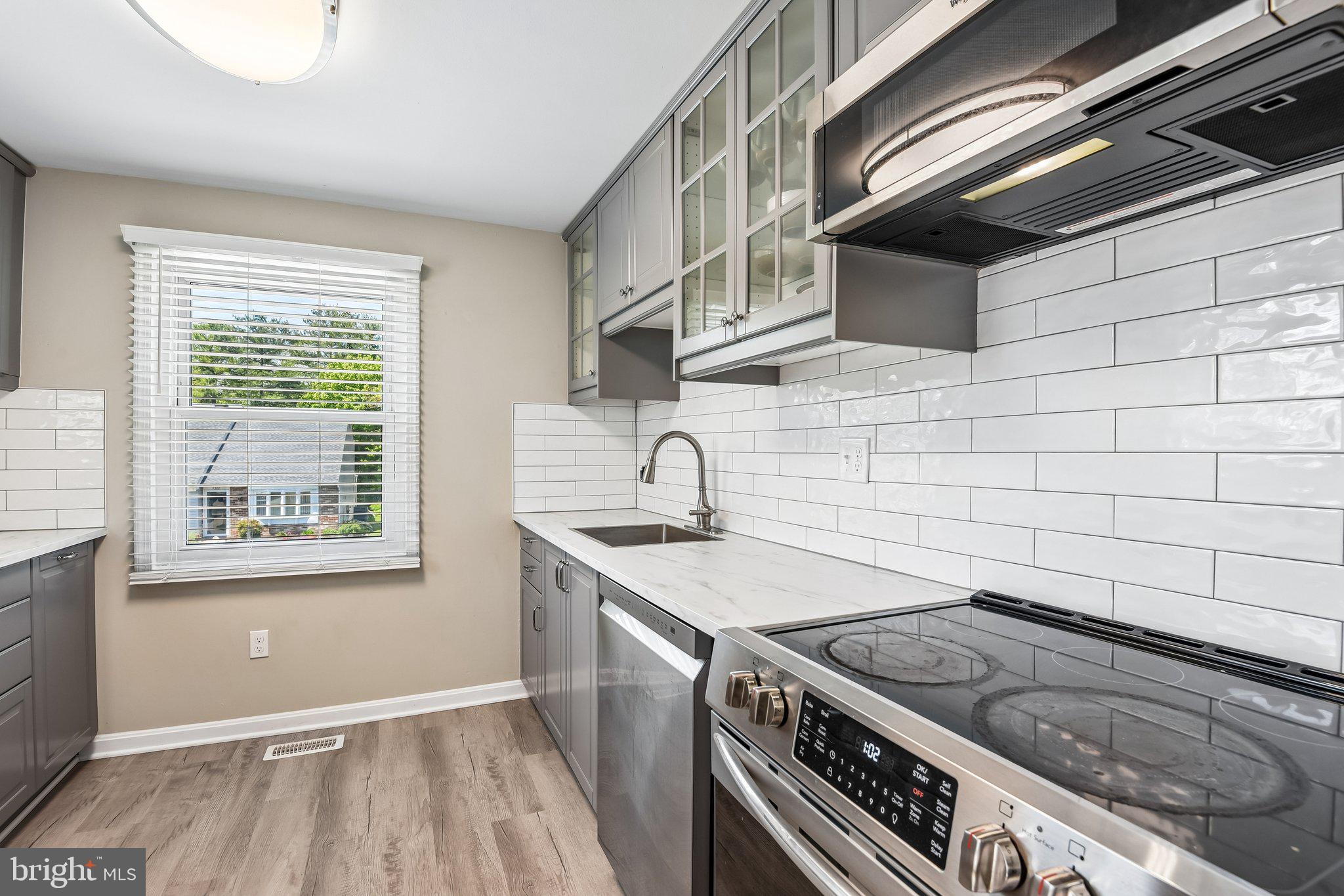 KINGS COURT - Residential