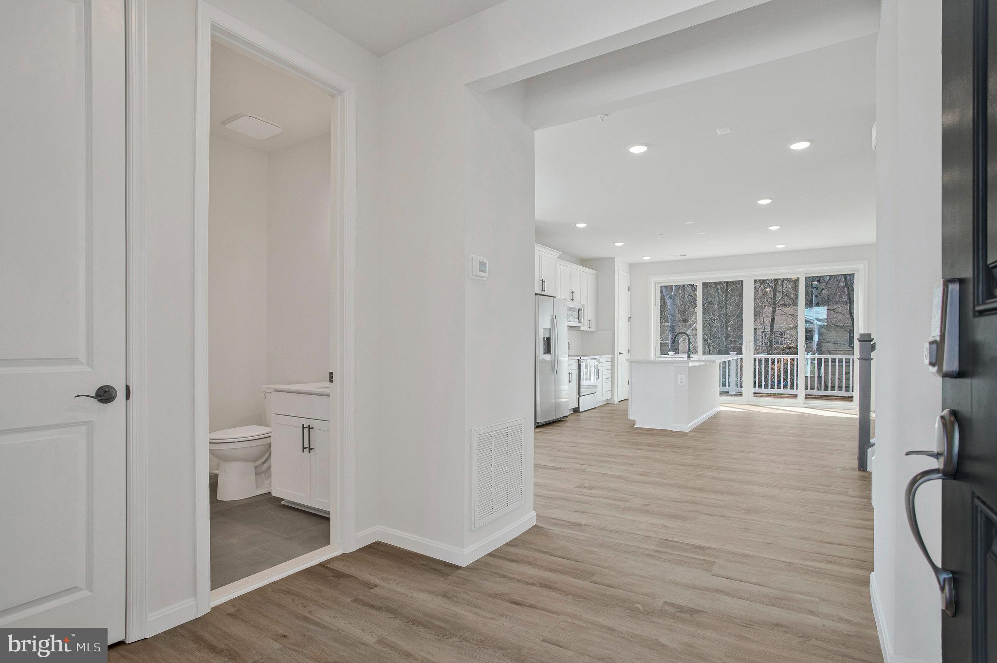 9 POPLAR COURT