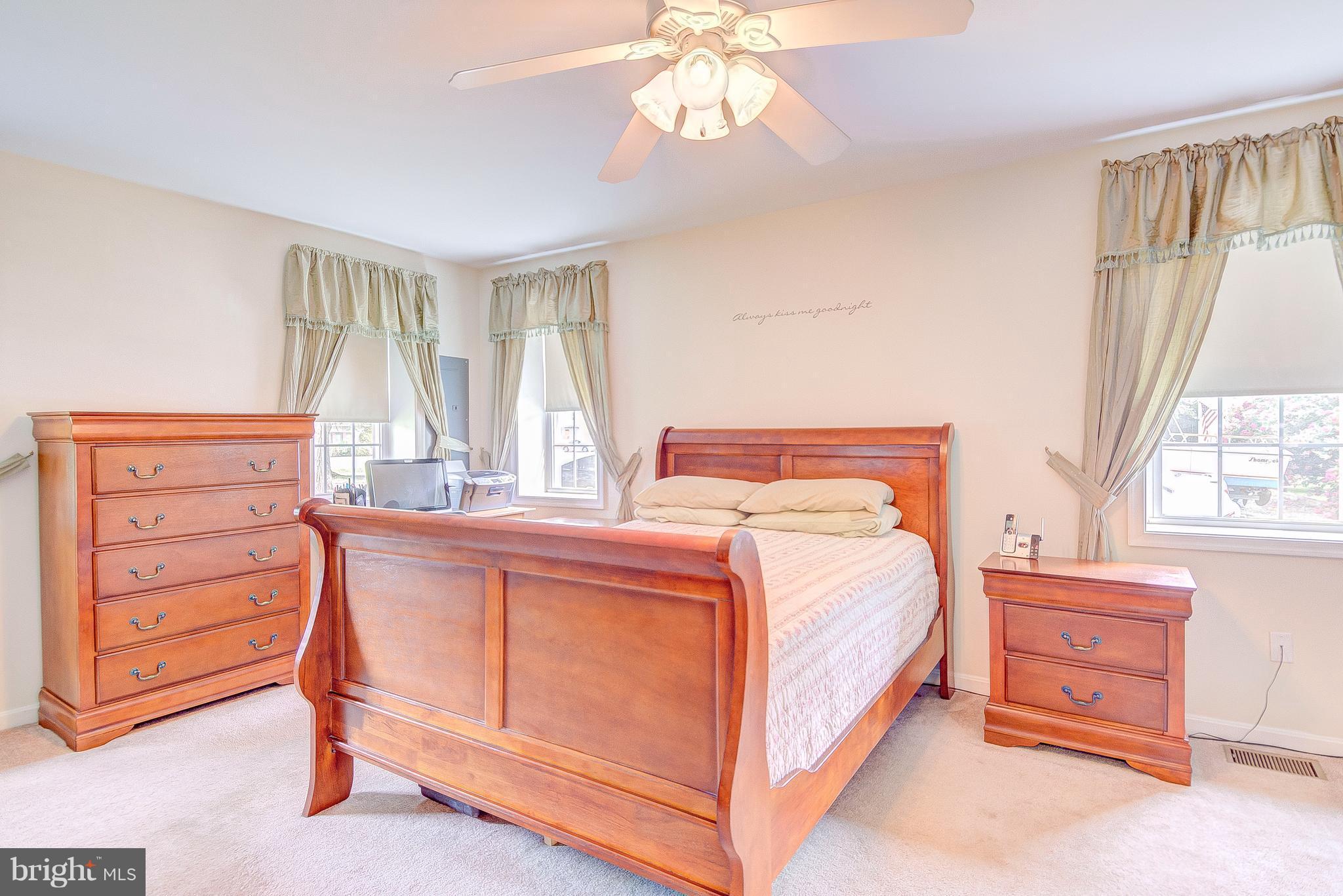 SHADY SIDE - Residential