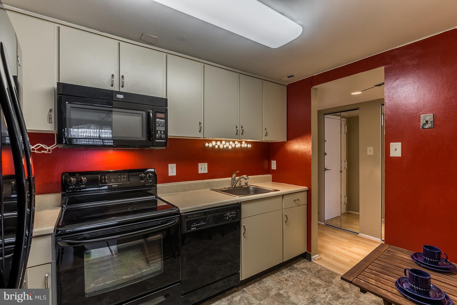 SENTINEL OF LANDMARK - Residential Lease