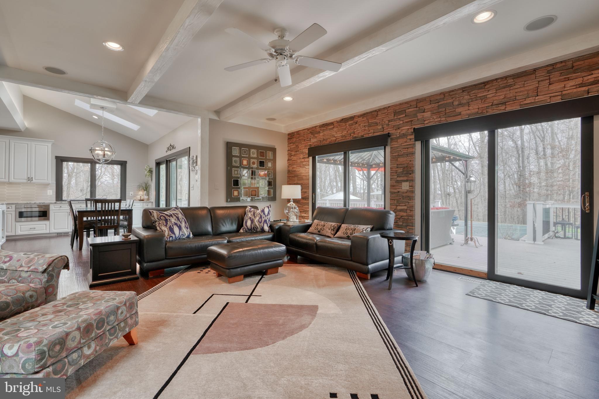 HIGHLANDS HUNT VALLEY - Residential