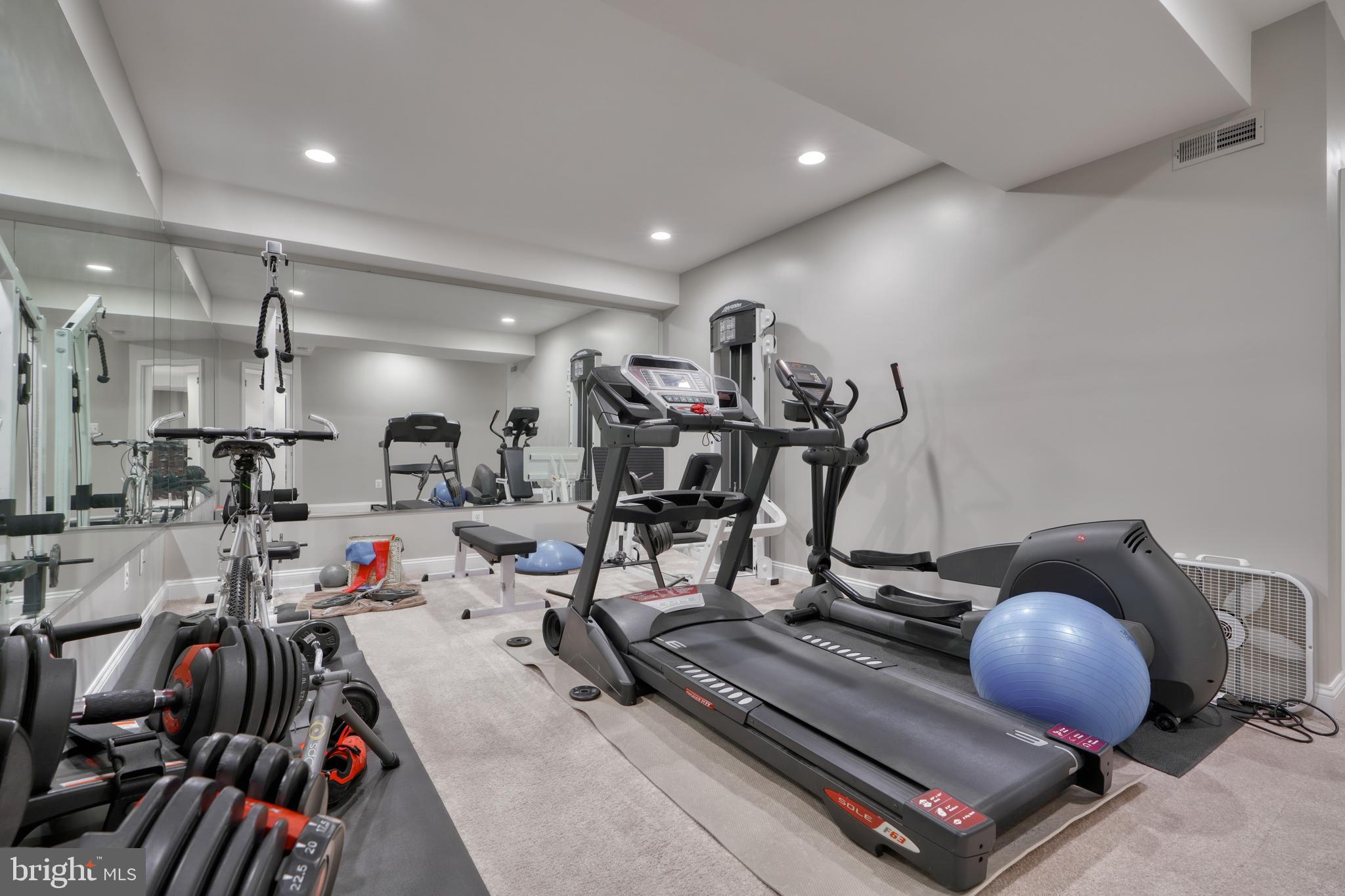 HIGHLANDS HUNT VALLEY - Residential