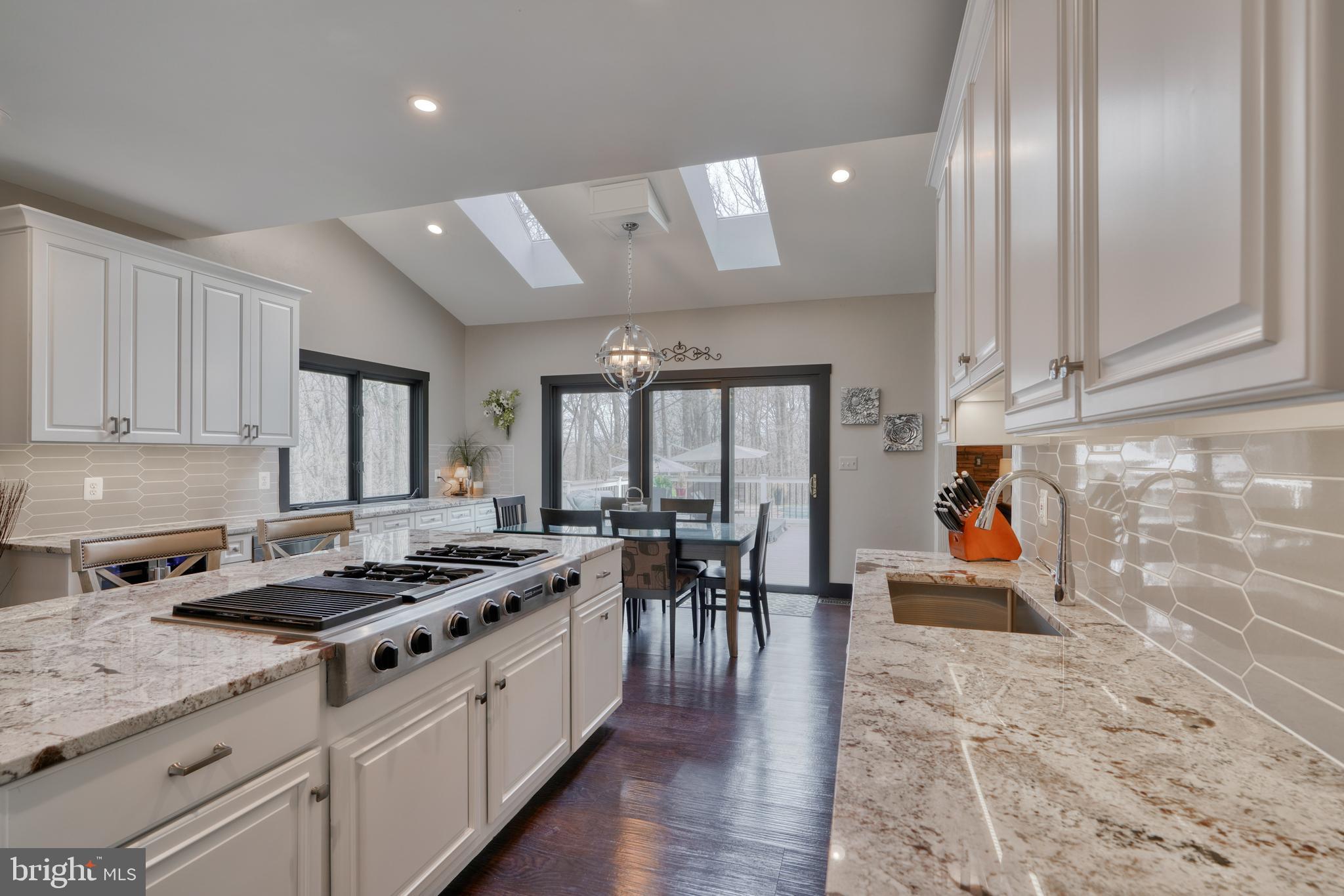 HIGHLANDS HUNT VALLEY - Residential