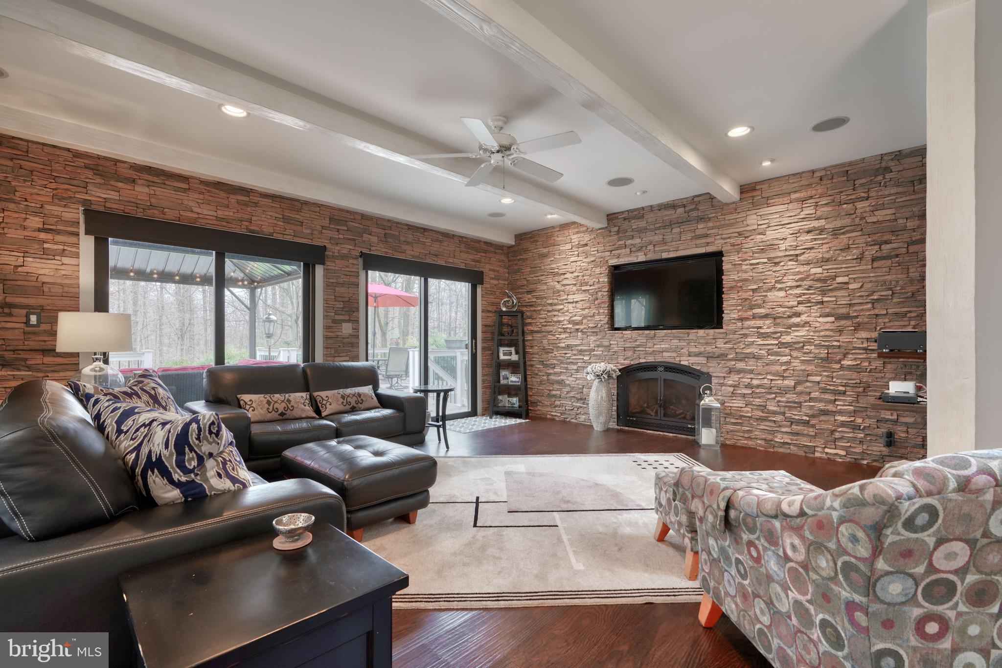 HIGHLANDS HUNT VALLEY - Residential