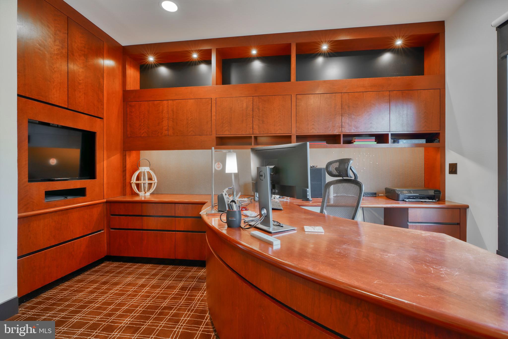 HIGHLANDS HUNT VALLEY - Residential