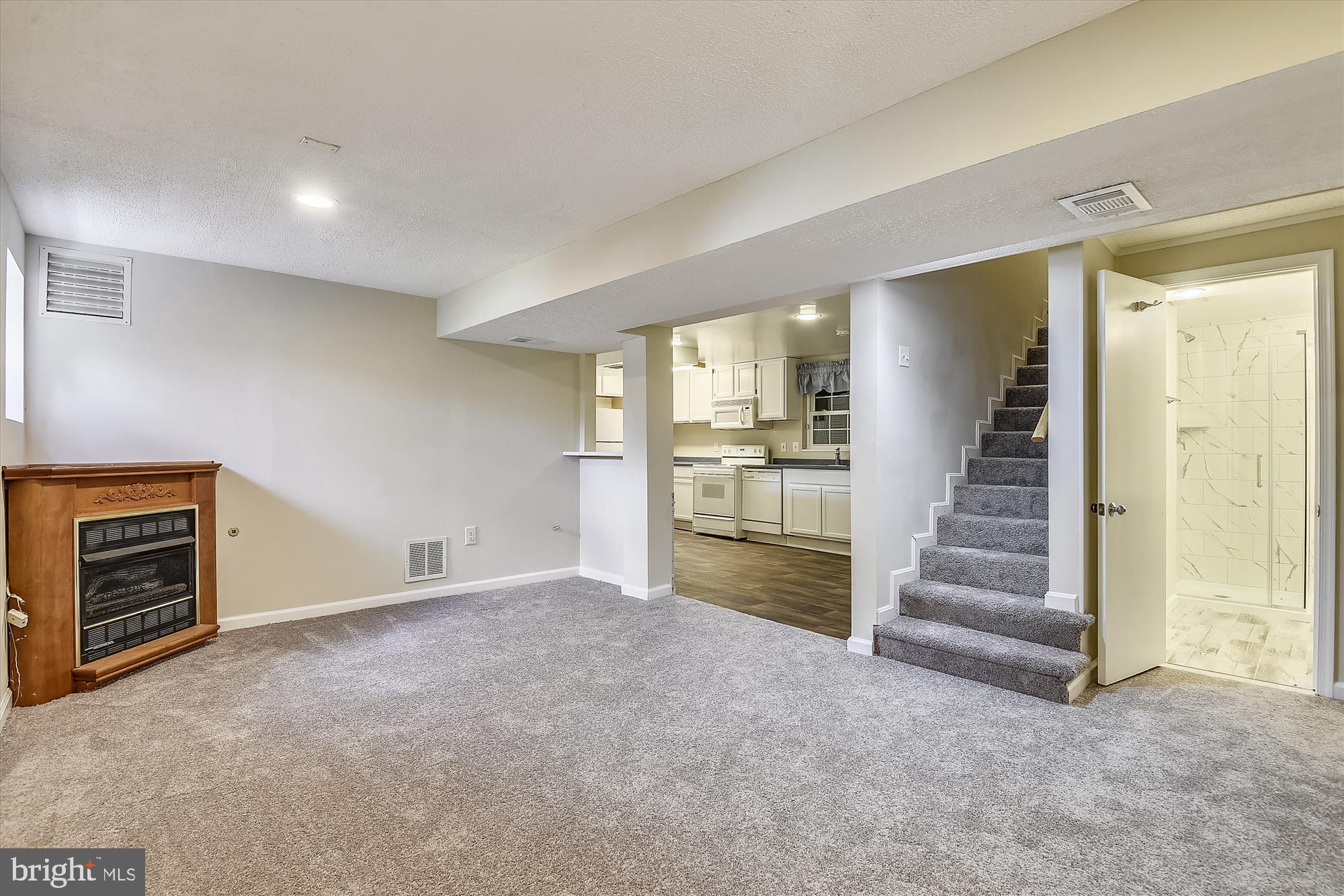 POPLAR HEIGHTS - Residential Lease