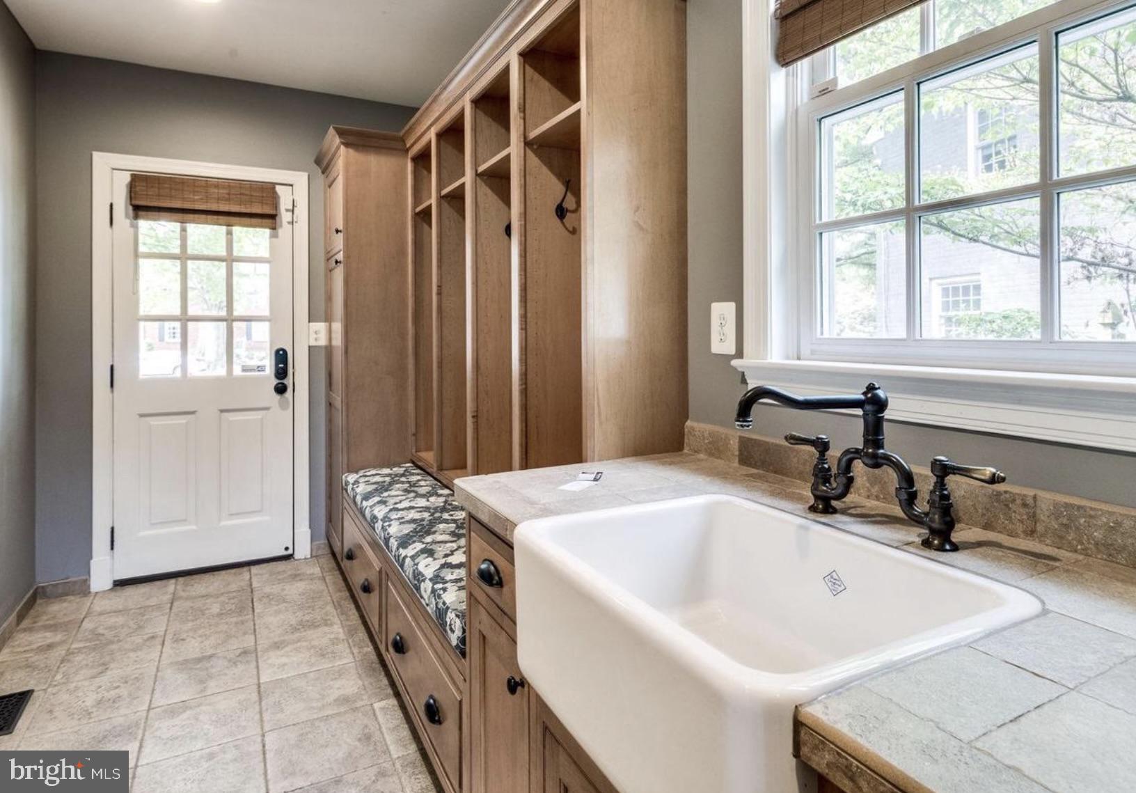 IVY HILL - Residential